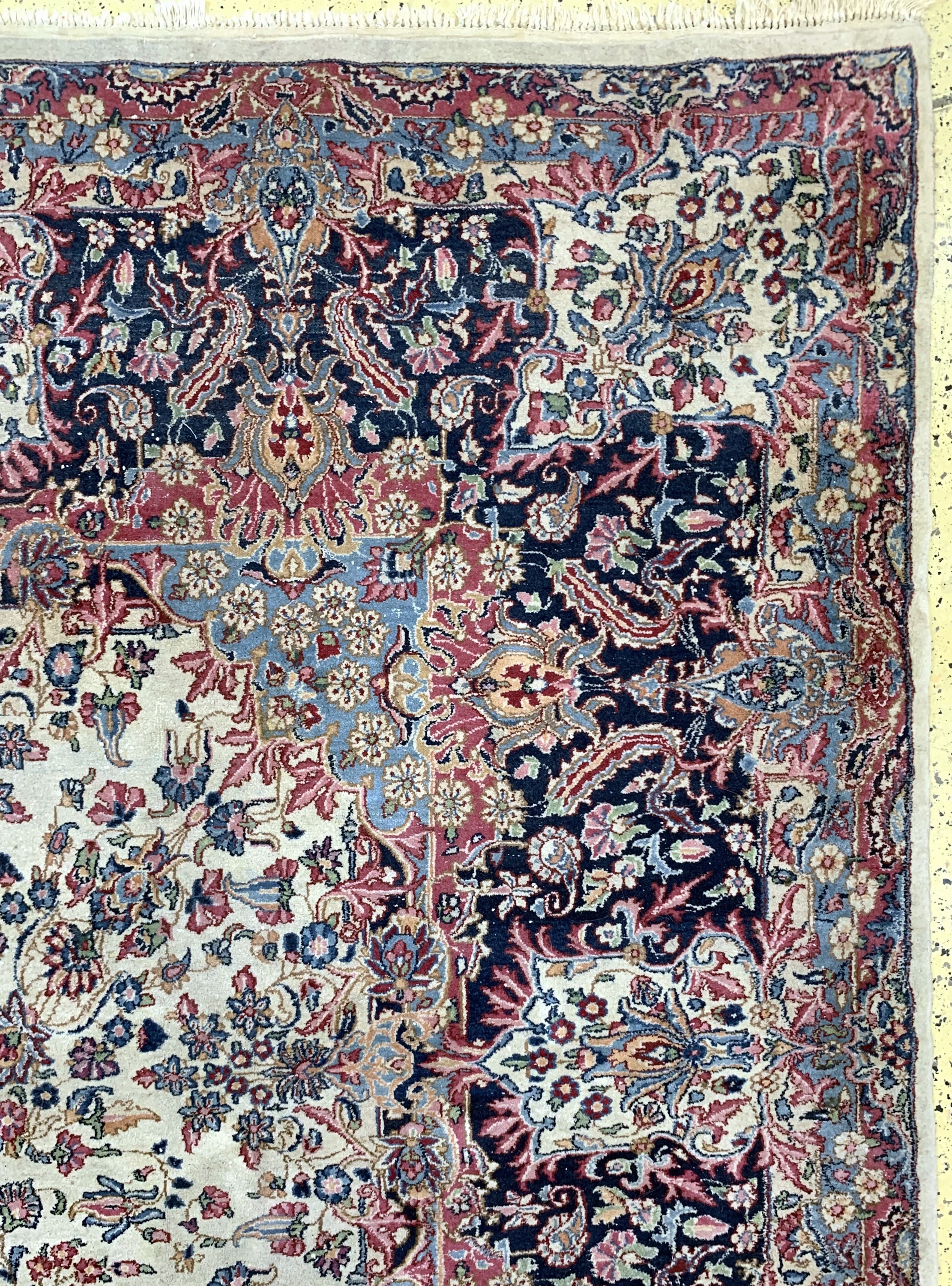 Detail g: Kerman Lawar, Persien, Mitte 20.Jhd, Wolle auf Baumwolle, ca. 377 x 358 cm, EHZ: 3, verschmutzt