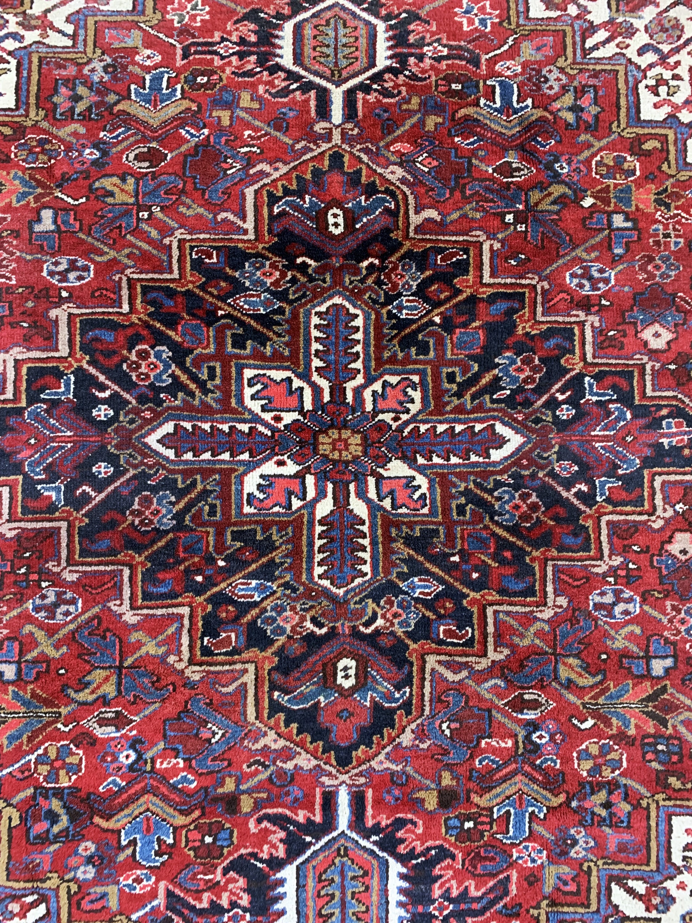 Detail c: Heriz, Persien, Mitte 20.Jhd., Wolle auf Baumwolle, ca. 290 x 220 cm, EHZ: 2