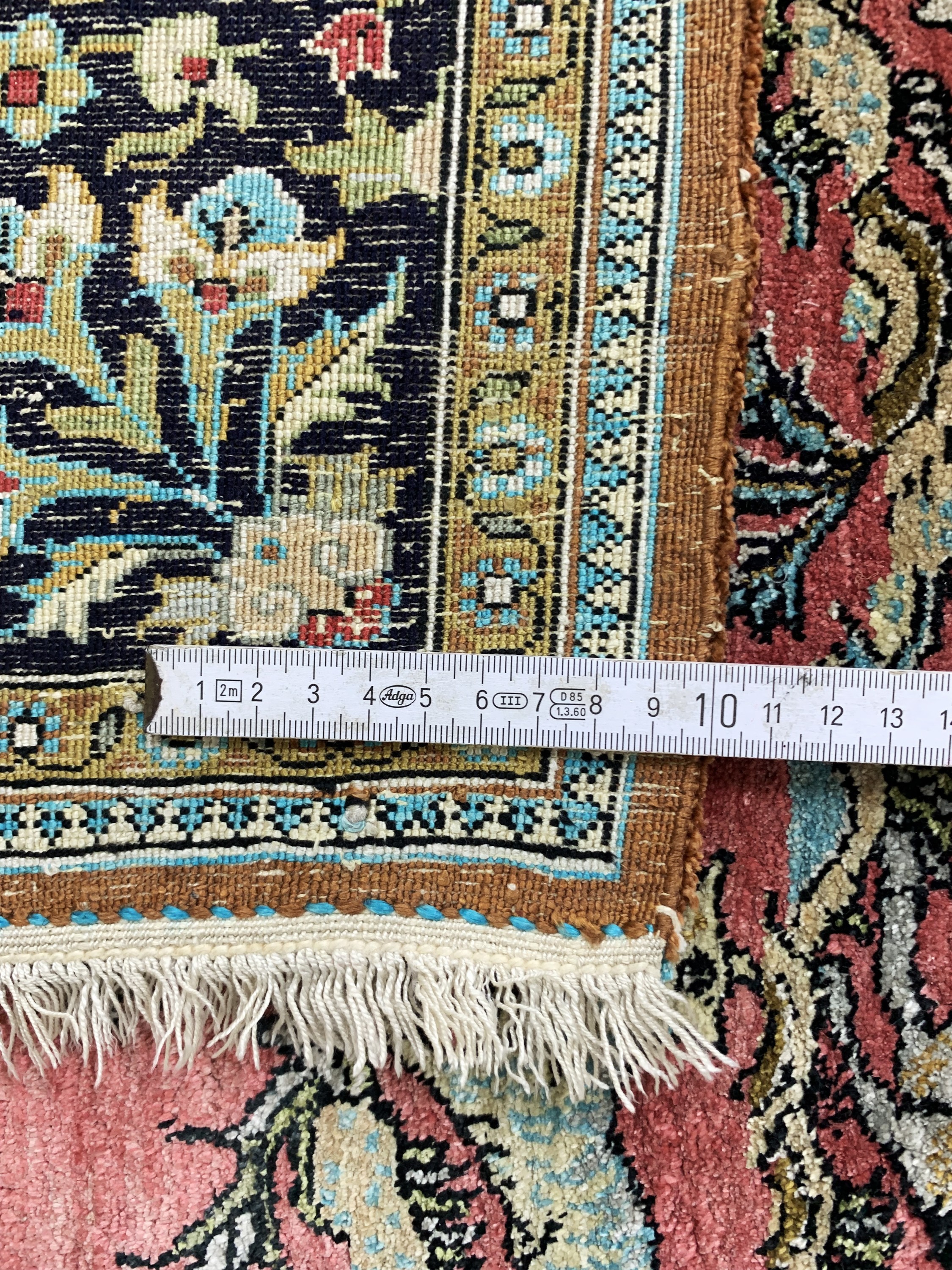 Detail e: Ghom Seide, Persien, Mitte 20.Jhd., reine Naturseide, ca. 155 x 109 cm, EHZ: 2