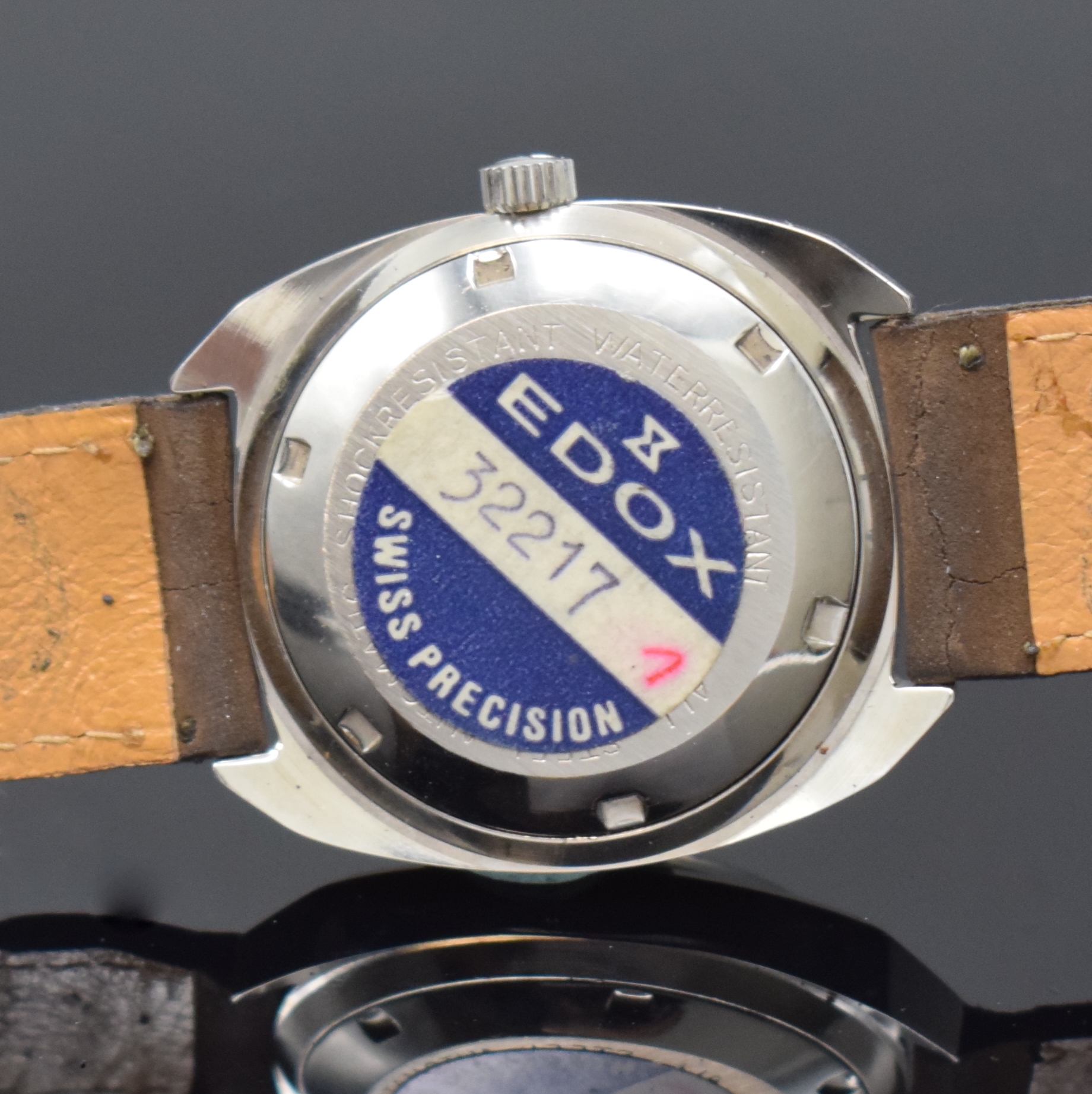 Detail g: Konvolut 2 EDOX nahezu neuwertige Armbanduhren, Schweiz um 1975, beide Edelstahlgeh., Böden verschr., 1 x braunes Fume-, 1 x blaues Zifferbl., Anz. ...