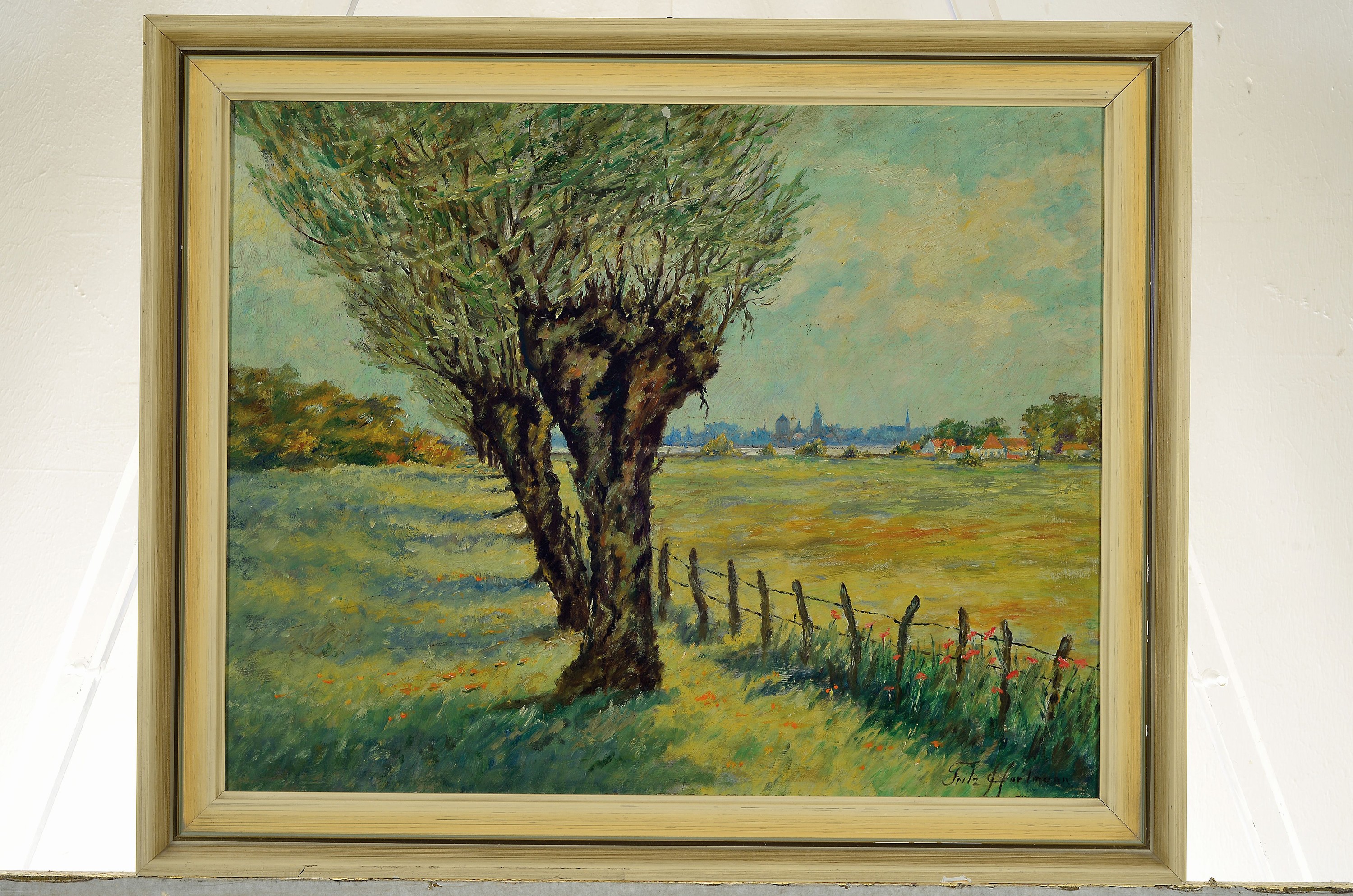 Detail k: Fritz Hartmann, 1878 Düsseldorf-1961, Weidenbaum am Feldrand, im Hintergrund niederrheinsiche Stadt, Öl/Malkarton, rechts unten sign., ca. 40x50cm, ...