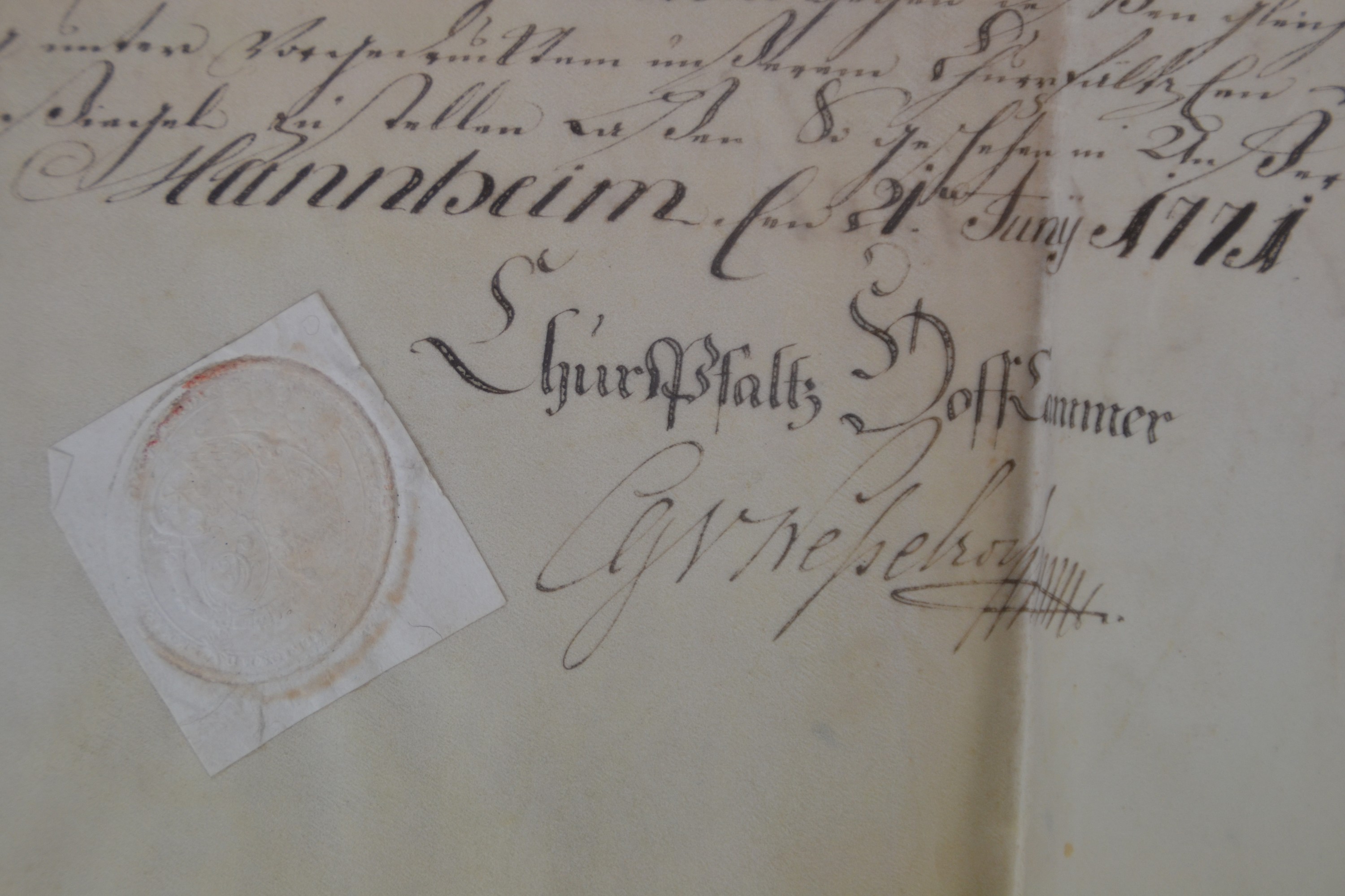 Detail a: Urkunde: Karl Theodor, Pfalzgraf bei Rhein (1724-1799), Mannheim Juni 1771, Urkunde die Erben des Jacob Hubers betreffend, Tinte auf Pergament, ...