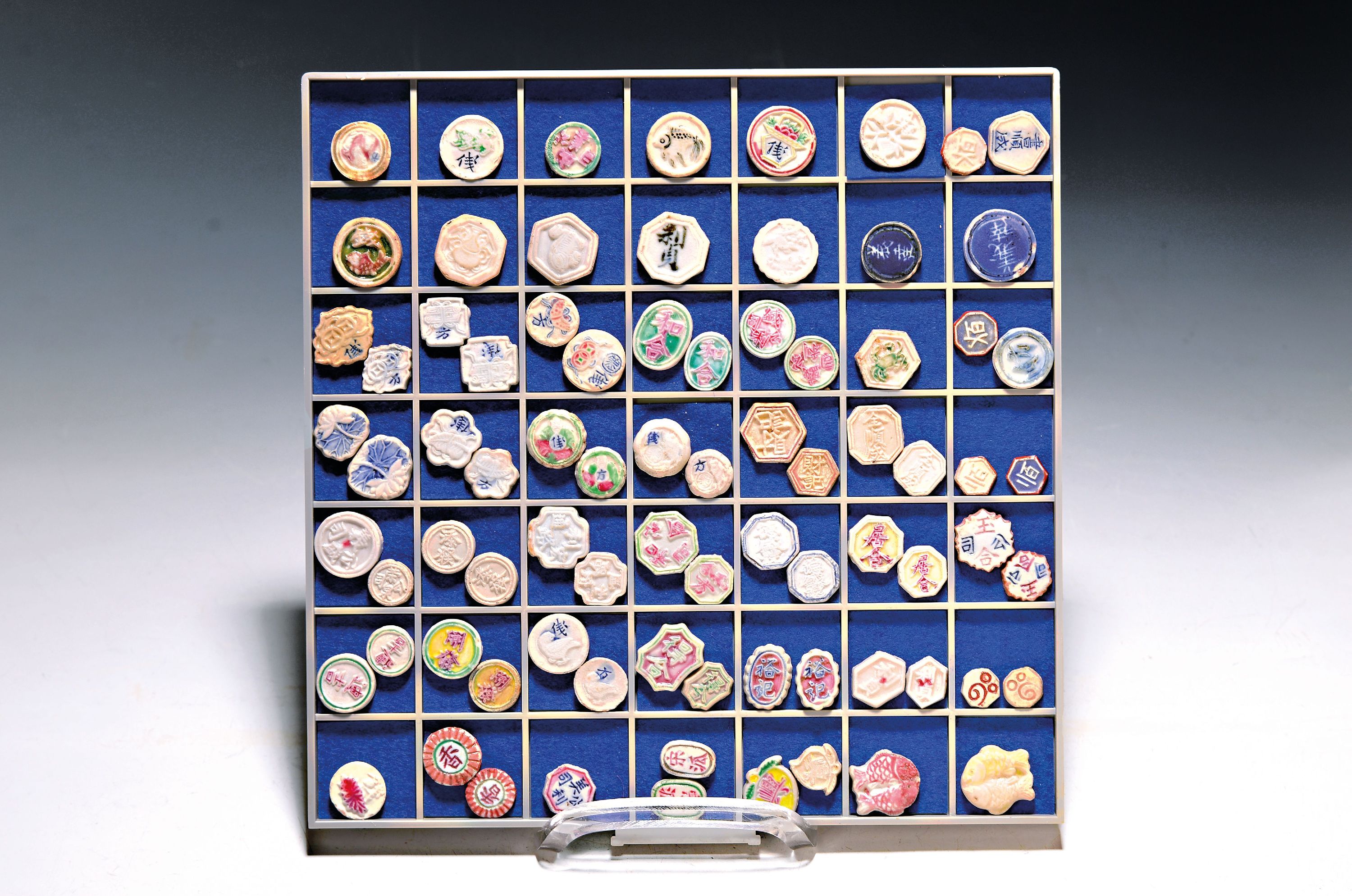 Image 26893146 - 80 Token/Spielsteine/Jetons, Asien , Keramik/Porzellan, teilweise mit Schriftzeichen, ...