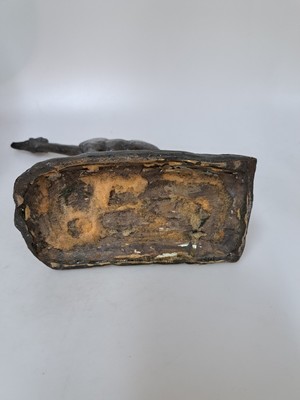 26893152e - Bronzefigur, "Giraffe", 20. Jh., unleserlich auf der Plinthe signiert, ca. 22 ...