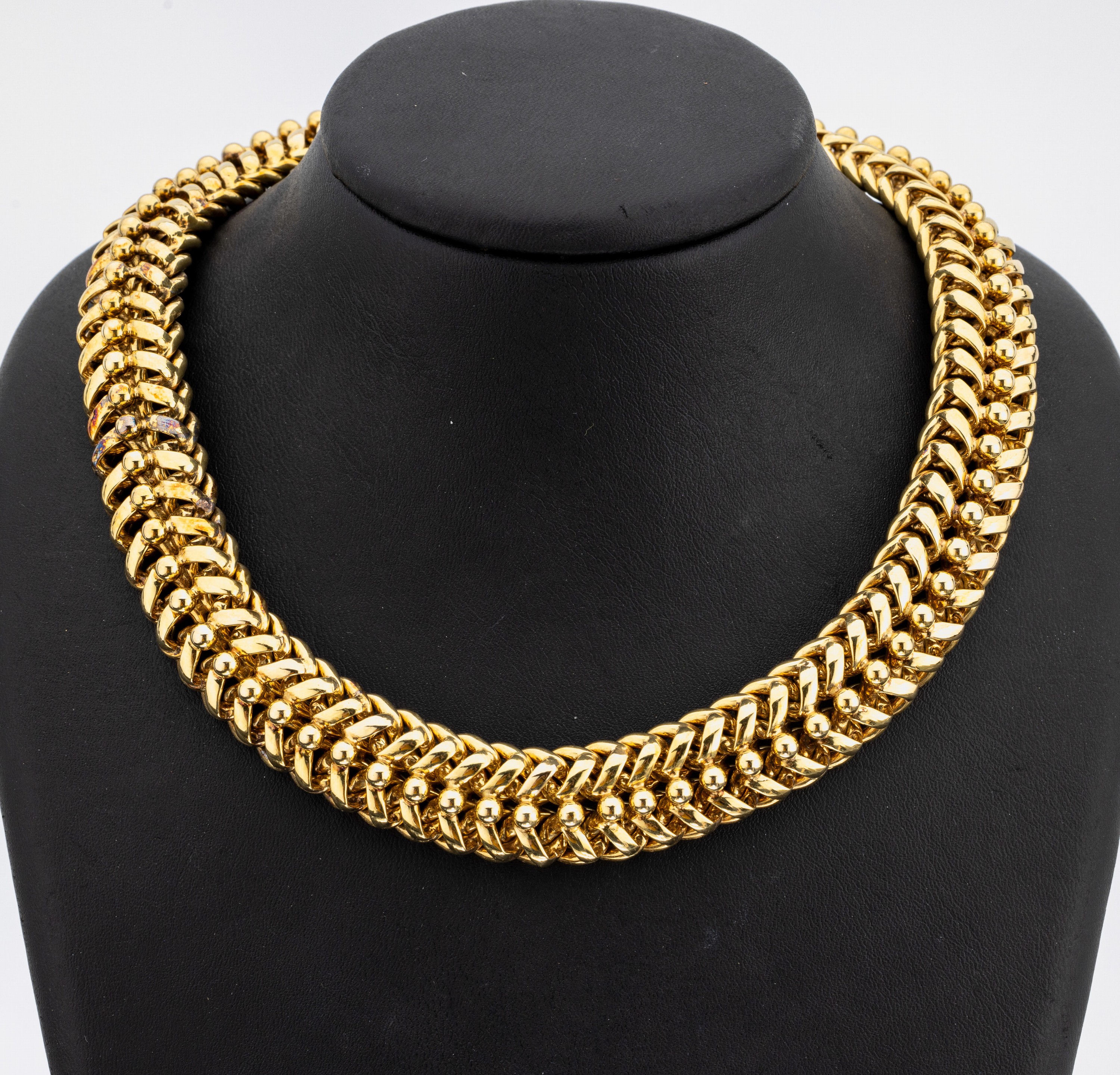 14 kt Gold Collier, GG 585/000, schwere aufwändige Handarbeit, L. ca. 42.5 cm, B. ca. 1.8 cm, Kastenschloss mit 2 Sicherheitsachten, ca. 119.6 g