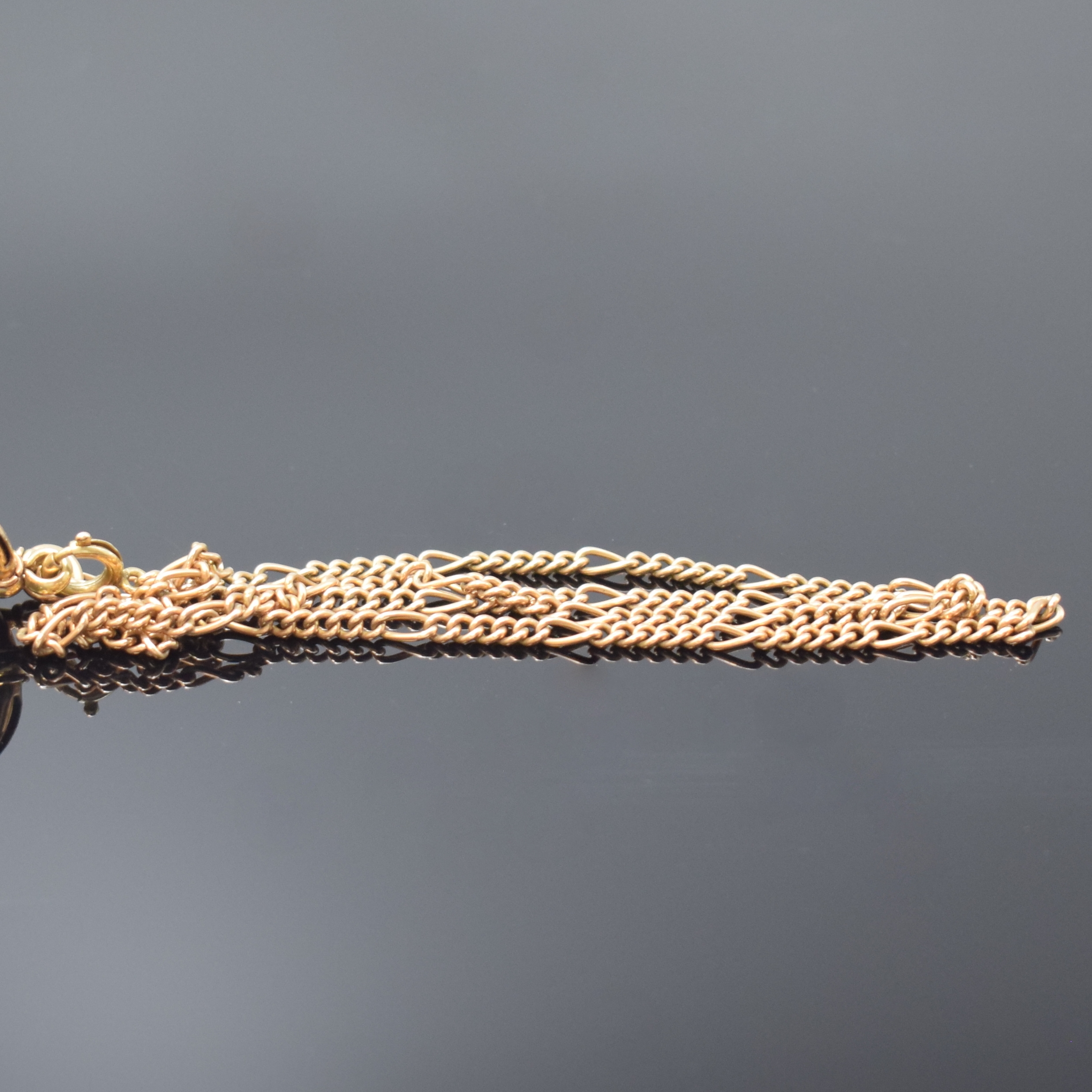 Detail e: GIRARD WATCH Co vergoldete Herrensavonette mit Goldkette, USA um 1880, floral grav. Geh. m. gerippten Rändern, sign. Emailzifferbl., gebl. Zeiger, ...