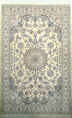 Image 26894272 - Nain fein, Persien, Neu, Korkwolle mit Seide, ca. 233 x 150 cm, ca. 450.000 Kn/qm ...
