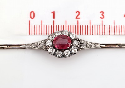 26894273b - 14 kt Gold Diamant-Armband um 1880/90, GG 585/000, in Silber gefasst 1 ovalfacett. ...