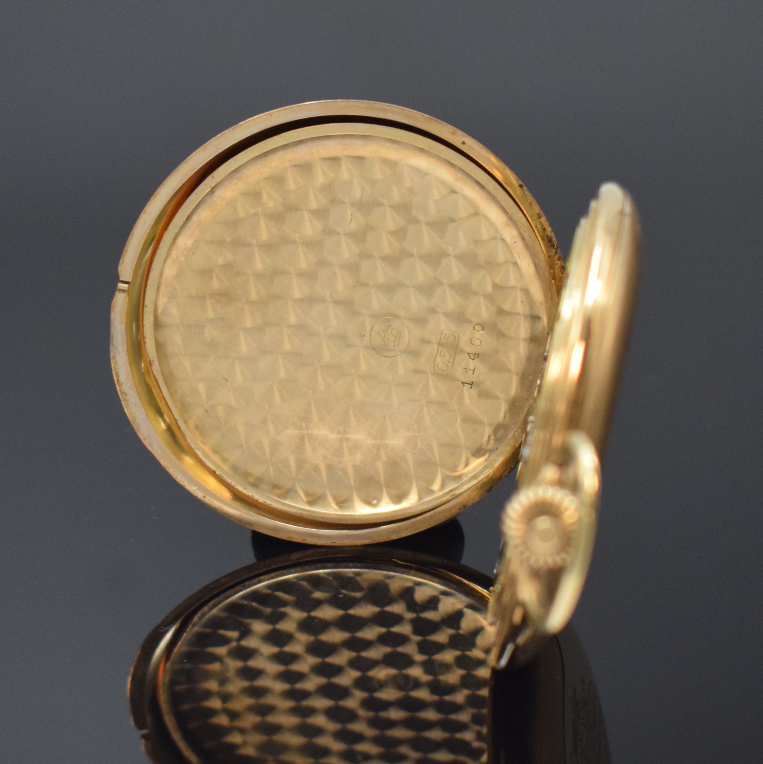 Detail f: JUNGHANS Herrensavonette in GG 585/000, Deutschland um 1925, glattes 3-Deckel- Goldgeh., Sprungdeckel m. schöner Wappen- Grav., gold. Zifferbl., ...