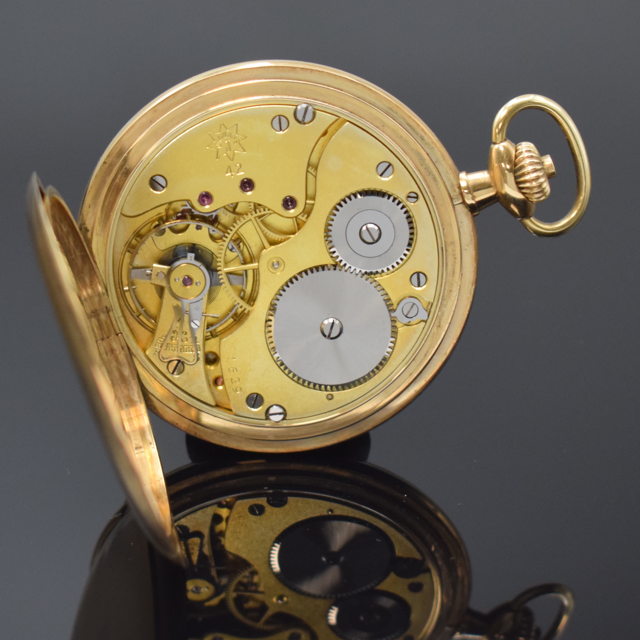 Detail g: JUNGHANS Herrensavonette in GG 585/000, Deutschland um 1925, glattes 3-Deckel- Goldgeh., Sprungdeckel m. schöner Wappen- Grav., gold. Zifferbl., ...