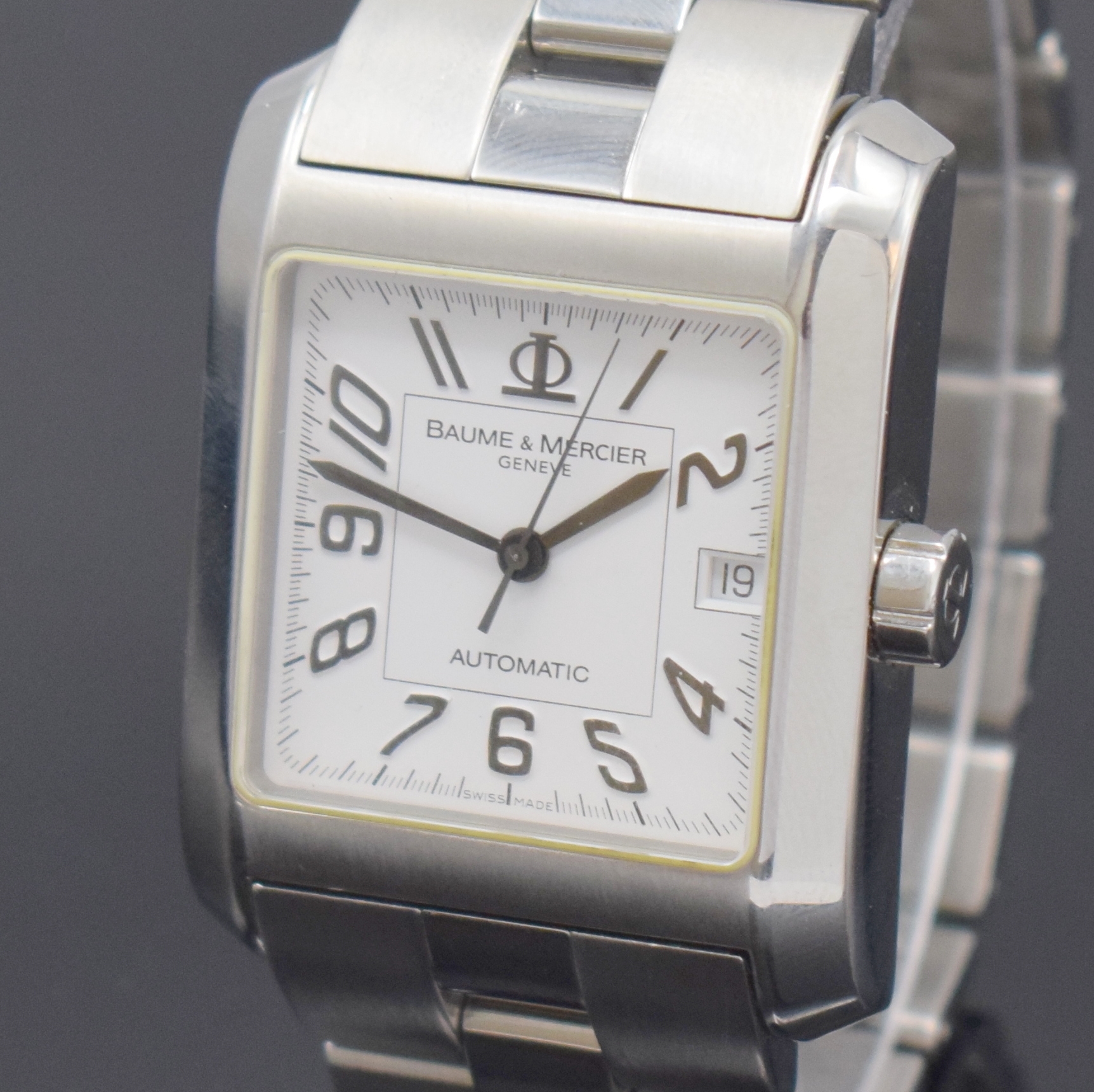Detail a: BAUME & MERCIER Armbanduhr Hampton Square Referenz 65535, Automatik, Schweiz um 2010, Edelstahlgeh. inkl. Gliederband m. dopp. Faltschl., Boden ...