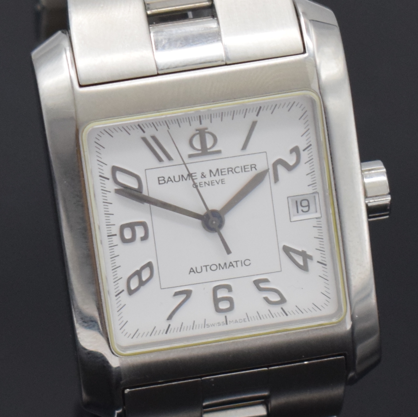 Detail c: BAUME & MERCIER Armbanduhr Hampton Square Referenz 65535, Automatik, Schweiz um 2010, Edelstahlgeh. inkl. Gliederband m. dopp. Faltschl., Boden ...