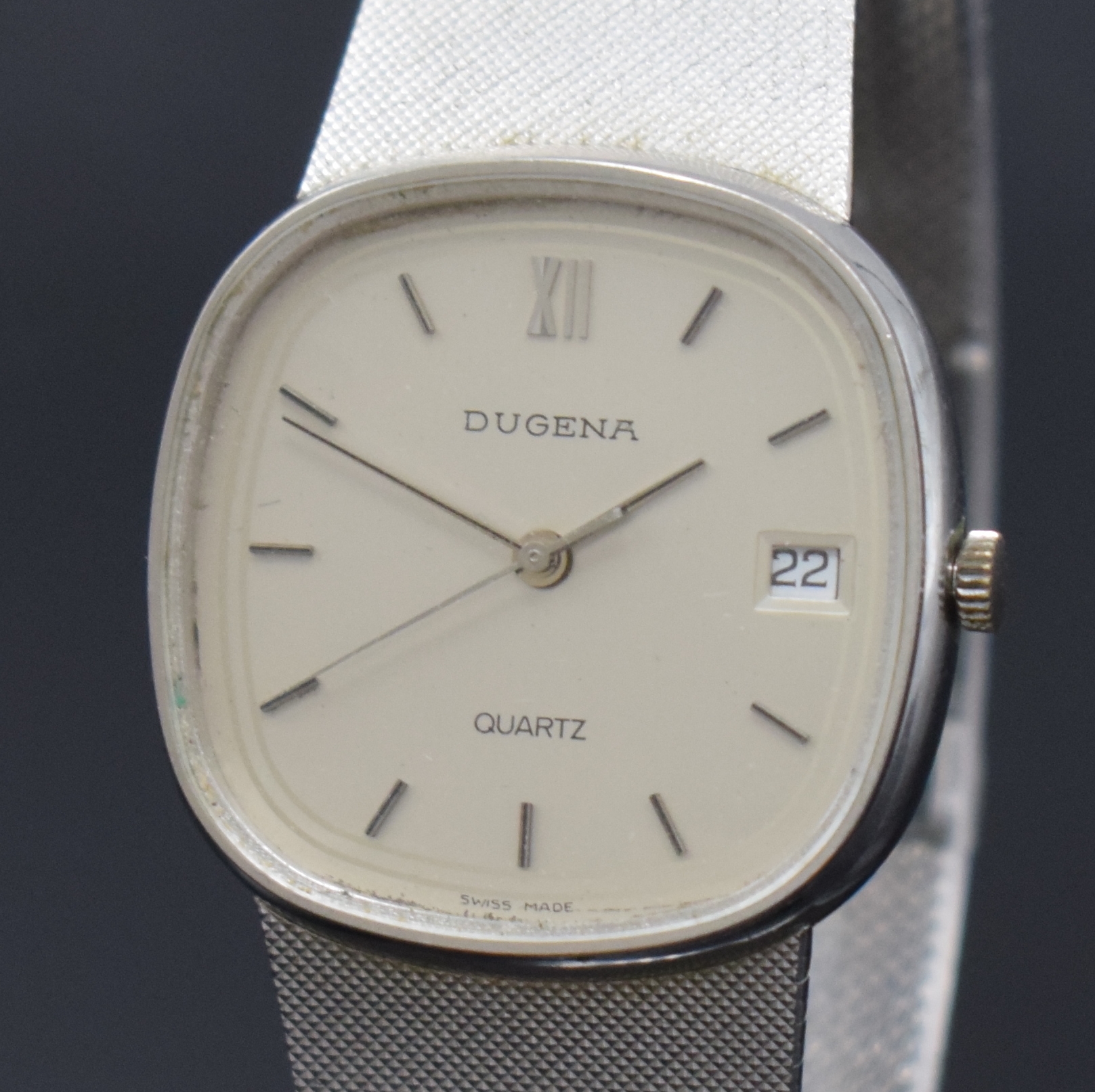 Detail a: DUGENA Armbanduhr in WG 333/000, quarz, um 1980, Boden aufgedr., Milanaiseband, silb. Zifferbl. m. aufges. Indizes, Anz. v. Std., Min., Zentralsek. ...