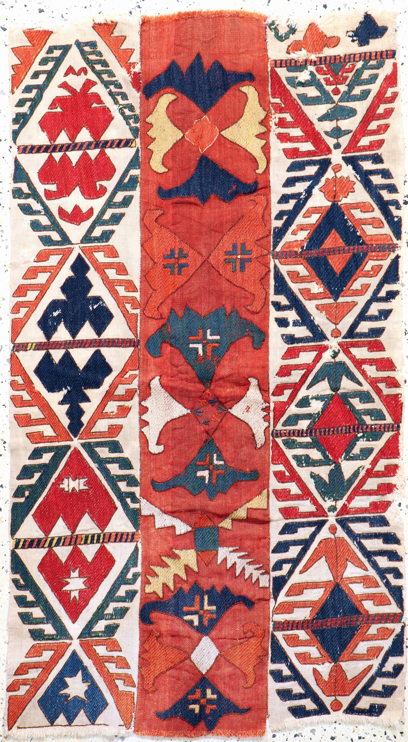 Lakai Flachgewebe, Uzbekistan, 19.Jhd, Wolle auf Wolle, ca. 120 x 66 cm, EHZ: 4, (mehrere Löcher)