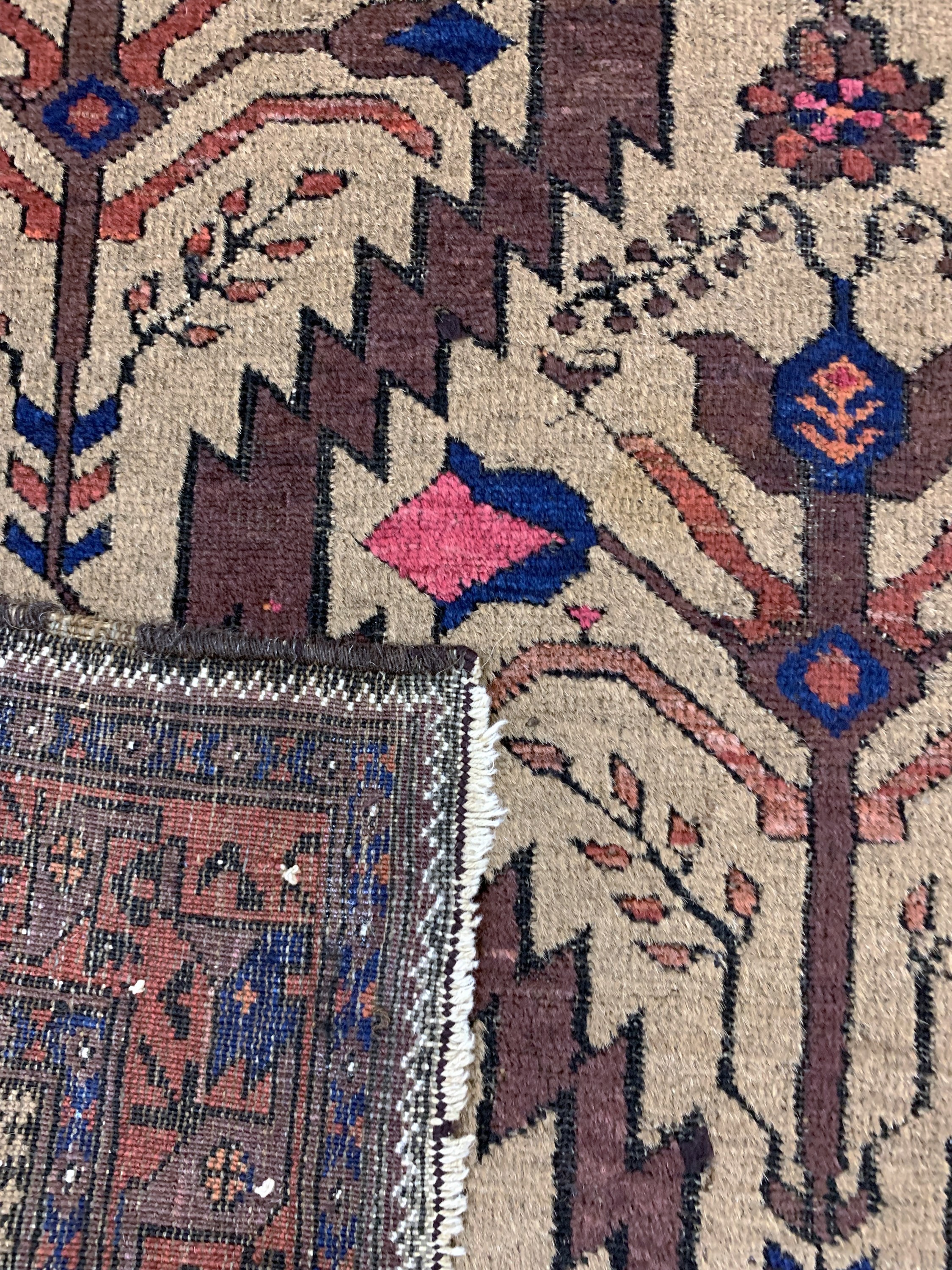 Detail e: Belutsch antik, Persien, um 1900, Kamelwolle auf Baumwolle, ca. 165 x 112 cm, EHZ: 3