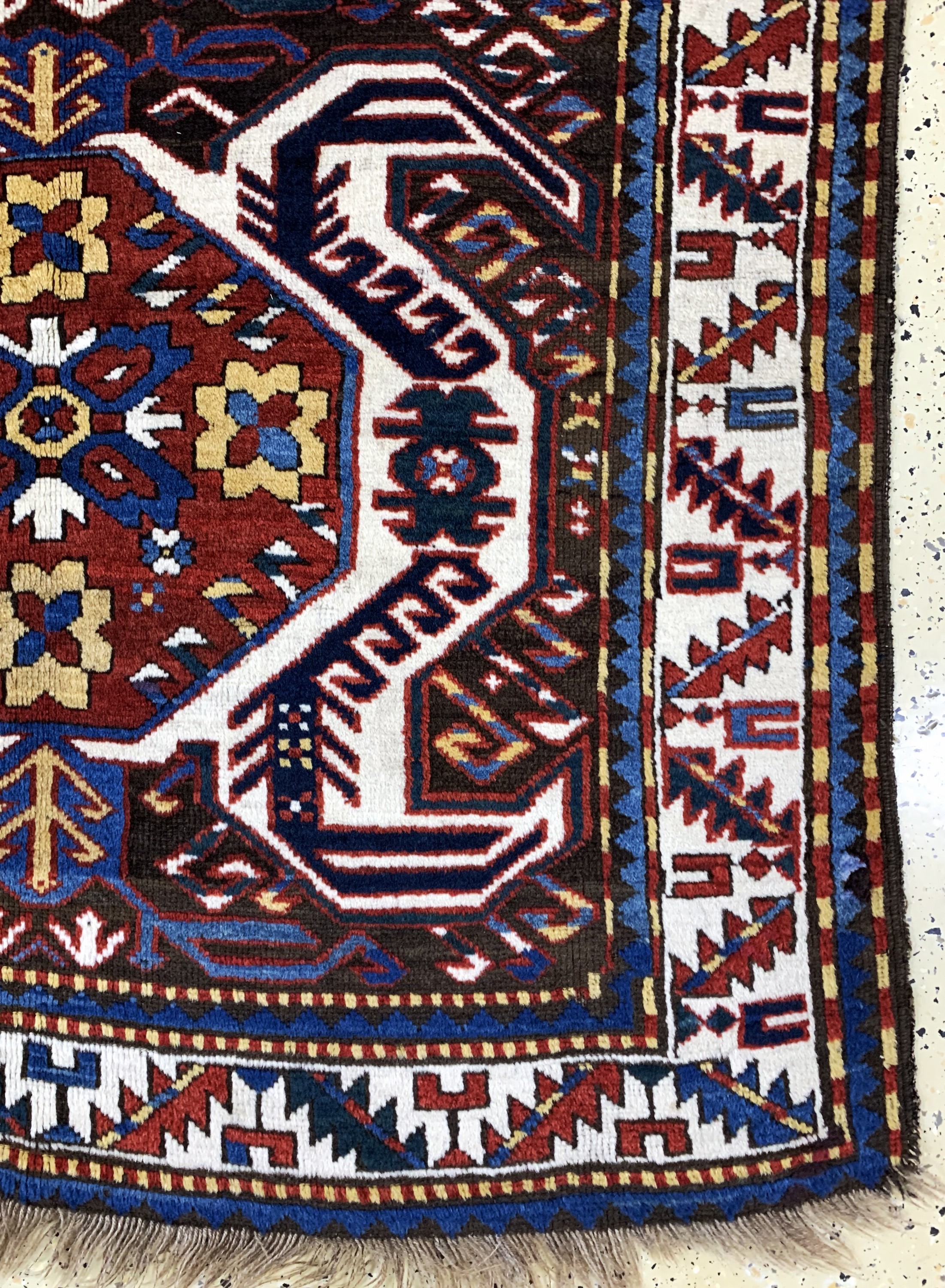 Detail a: Lenkoran antik, Kaukasus, 19.Jhd, Wolle aufWolle, ca. 260 x 130 cm, EHZ: 2-3, (kleine repraturen)