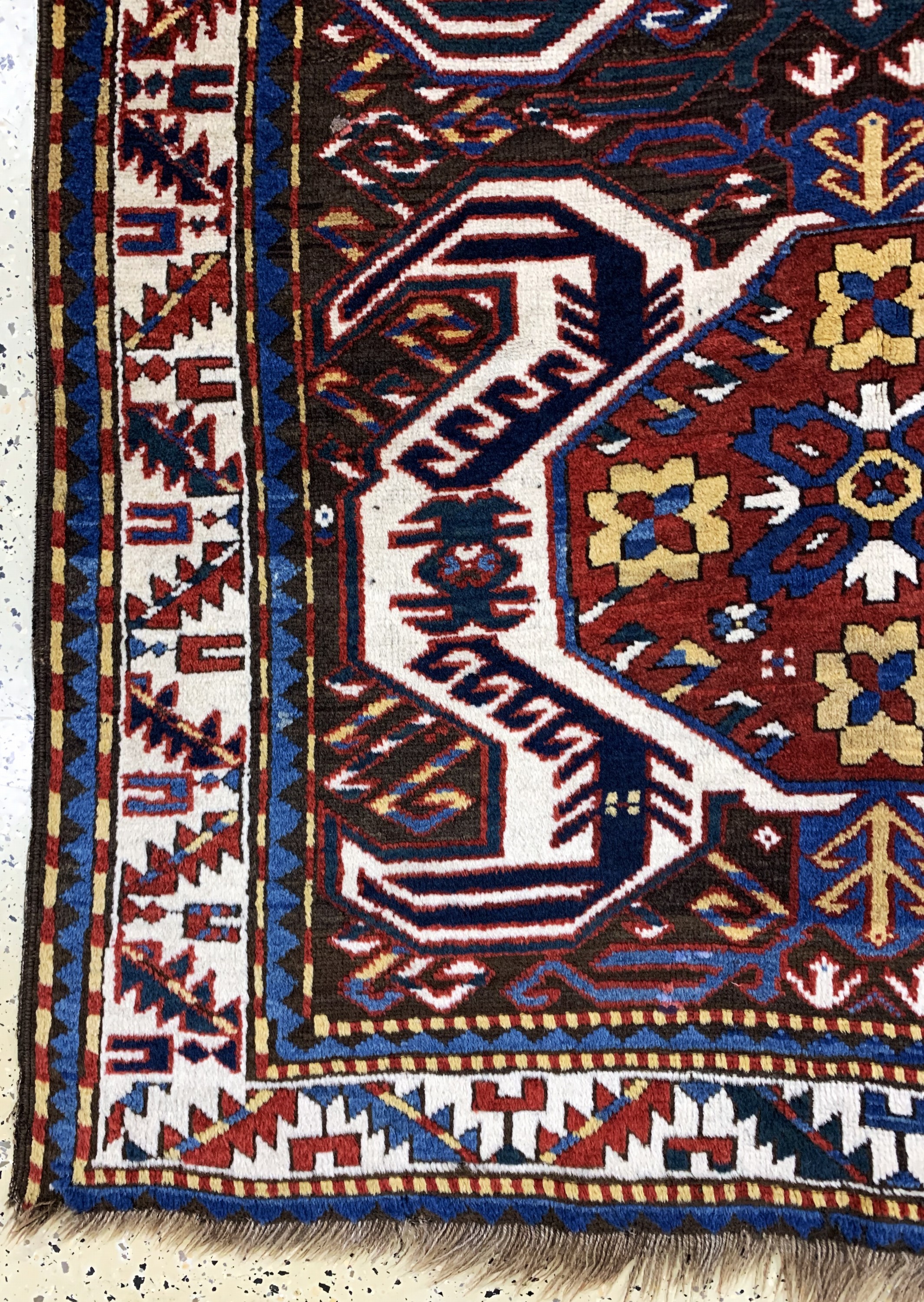 Detail b: Lenkoran antik, Kaukasus, 19.Jhd, Wolle aufWolle, ca. 260 x 130 cm, EHZ: 2-3, (kleine repraturen)
