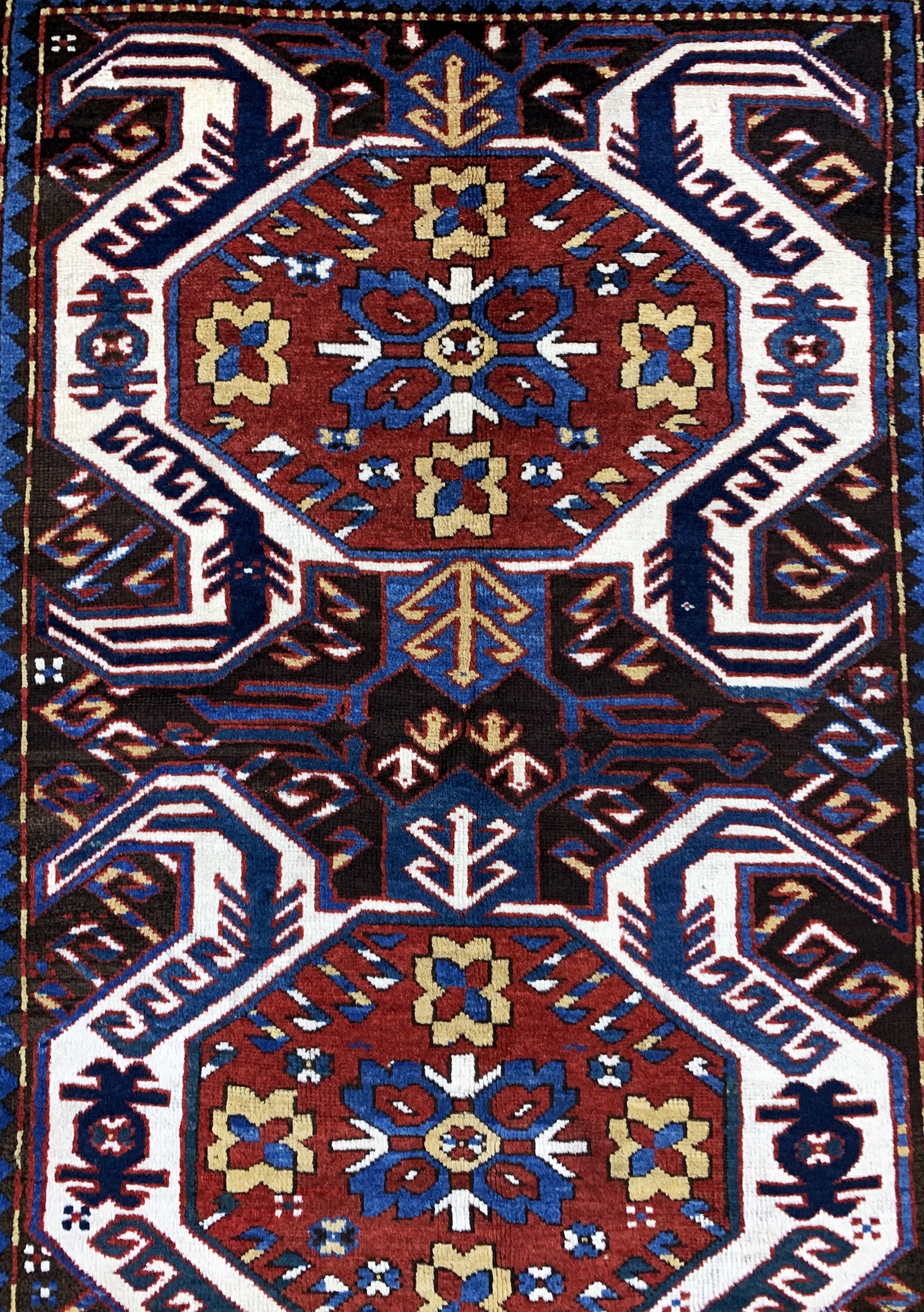 Detail d: Lenkoran antik, Kaukasus, 19.Jhd, Wolle aufWolle, ca. 260 x 130 cm, EHZ: 2-3, (kleine repraturen)
