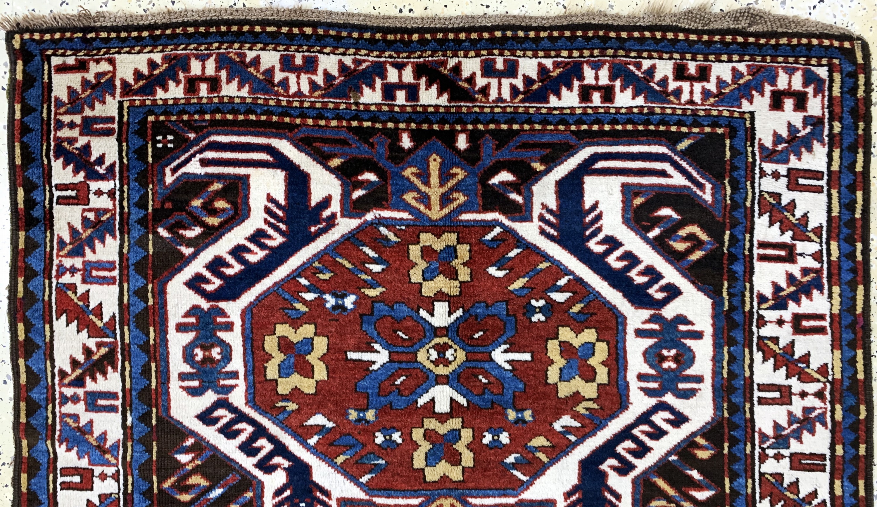 Detail e: Lenkoran antik, Kaukasus, 19.Jhd, Wolle aufWolle, ca. 260 x 130 cm, EHZ: 2-3, (kleine repraturen)