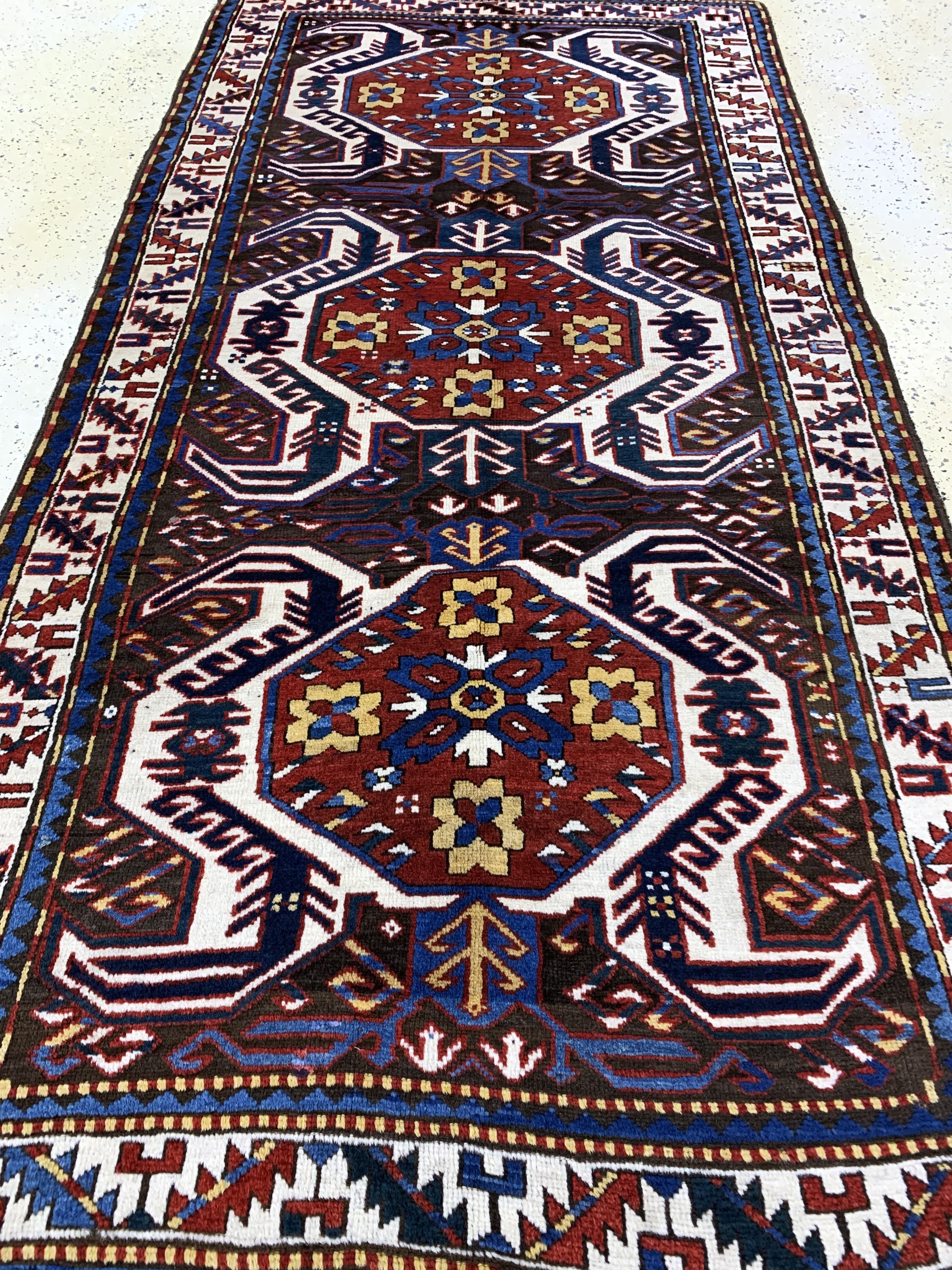 Detail f: Lenkoran antik, Kaukasus, 19.Jhd, Wolle aufWolle, ca. 260 x 130 cm, EHZ: 2-3, (kleine repraturen)