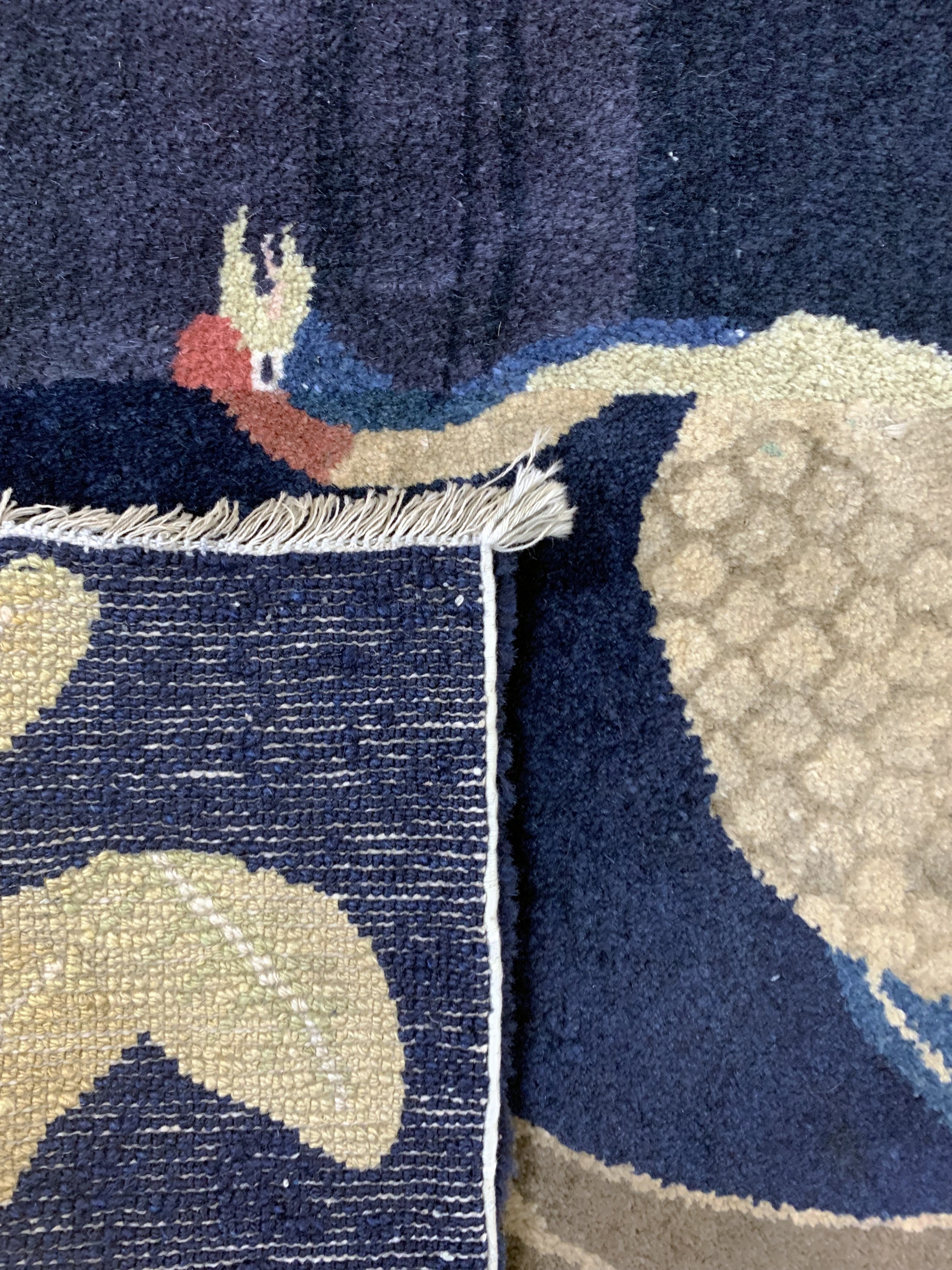 Detail d: Pao Tow antik, China, um 1900, Wolle auf Baumwolle, ca. 200 x 123 cm, EHZ: 3, (großflächig restauriert)