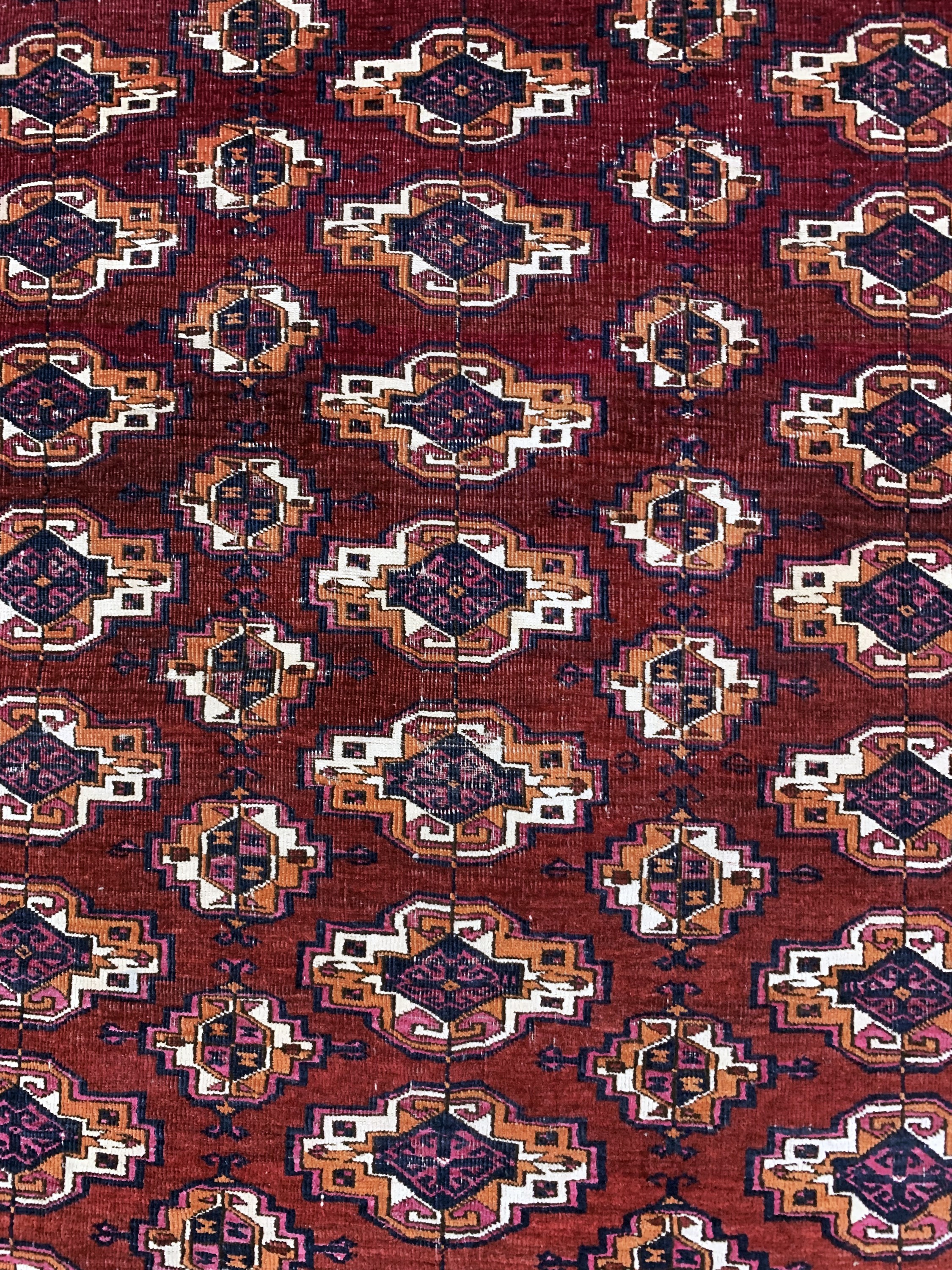 Detail b: Saryk"mit Seide"antik, Turkmenistan, 19.Jhd, Wolle mit Seide auf Wolle, ca. 190 x 120 cm, EHZ: 3