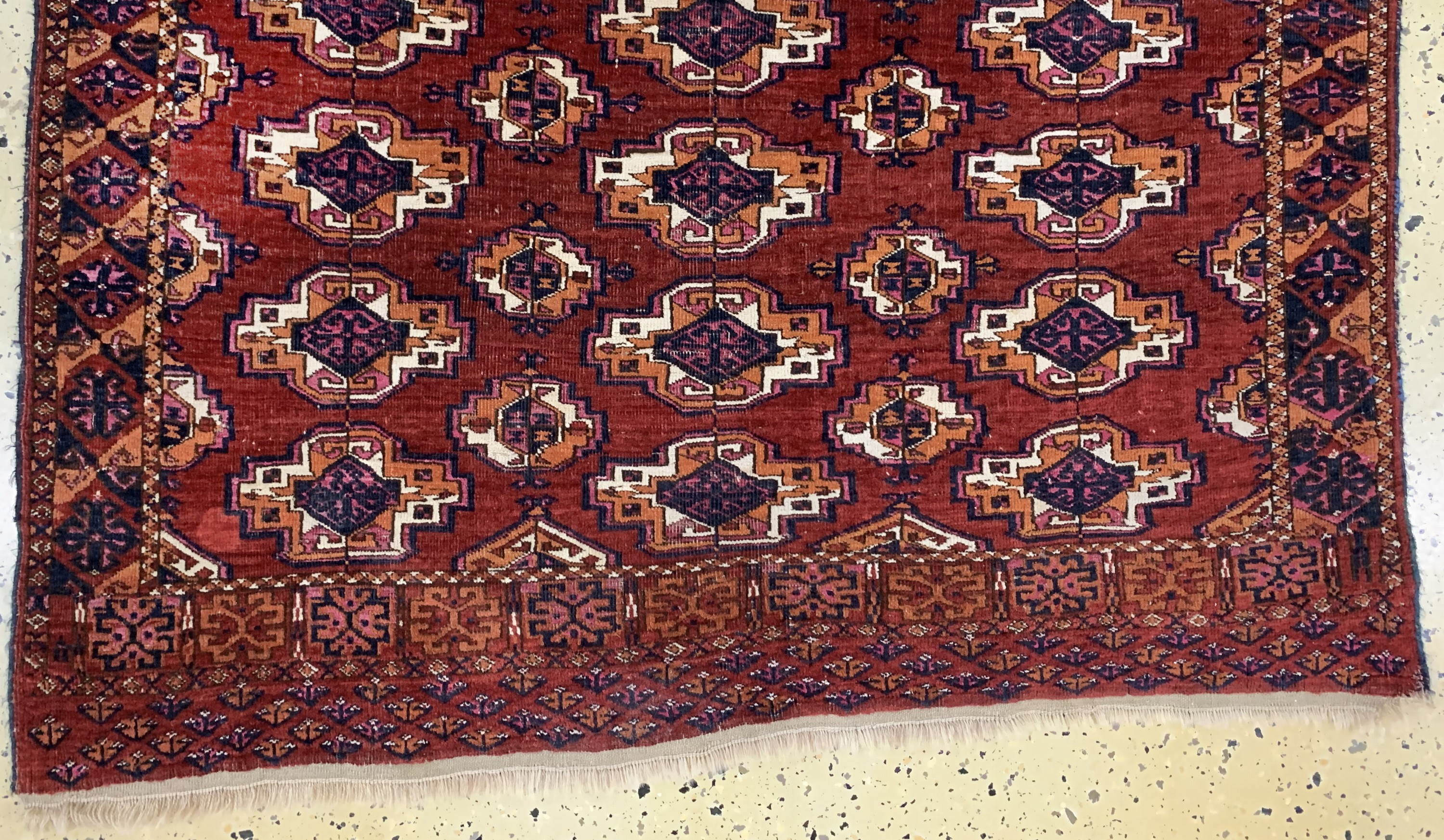 Detail c: Saryk"mit Seide"antik, Turkmenistan, 19.Jhd, Wolle mit Seide auf Wolle, ca. 190 x 120 cm, EHZ: 3