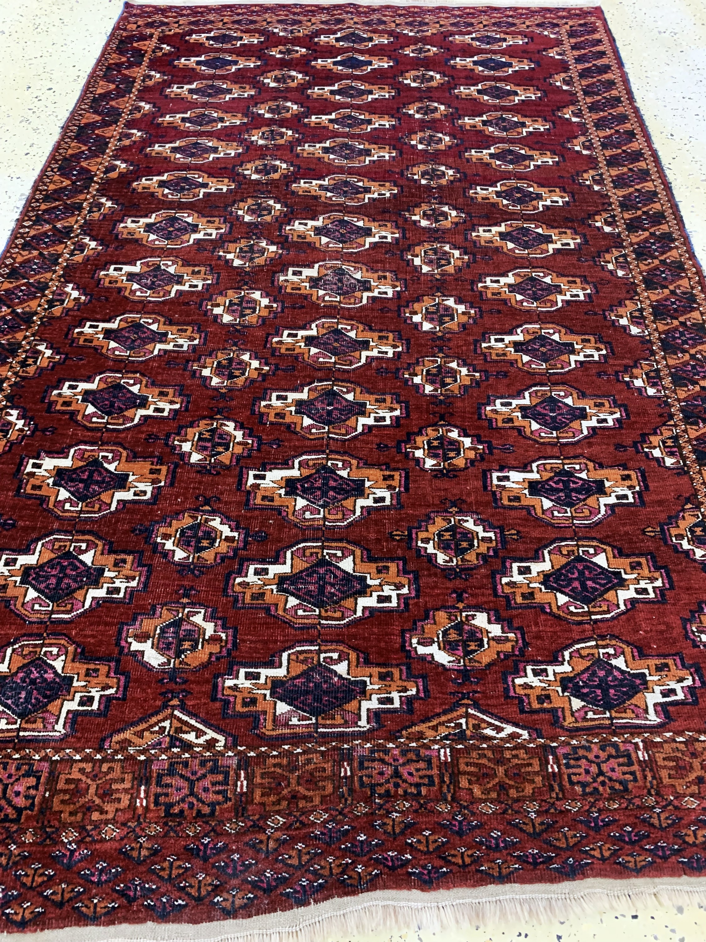 Detail d: Saryk"mit Seide"antik, Turkmenistan, 19.Jhd, Wolle mit Seide auf Wolle, ca. 190 x 120 cm, EHZ: 3