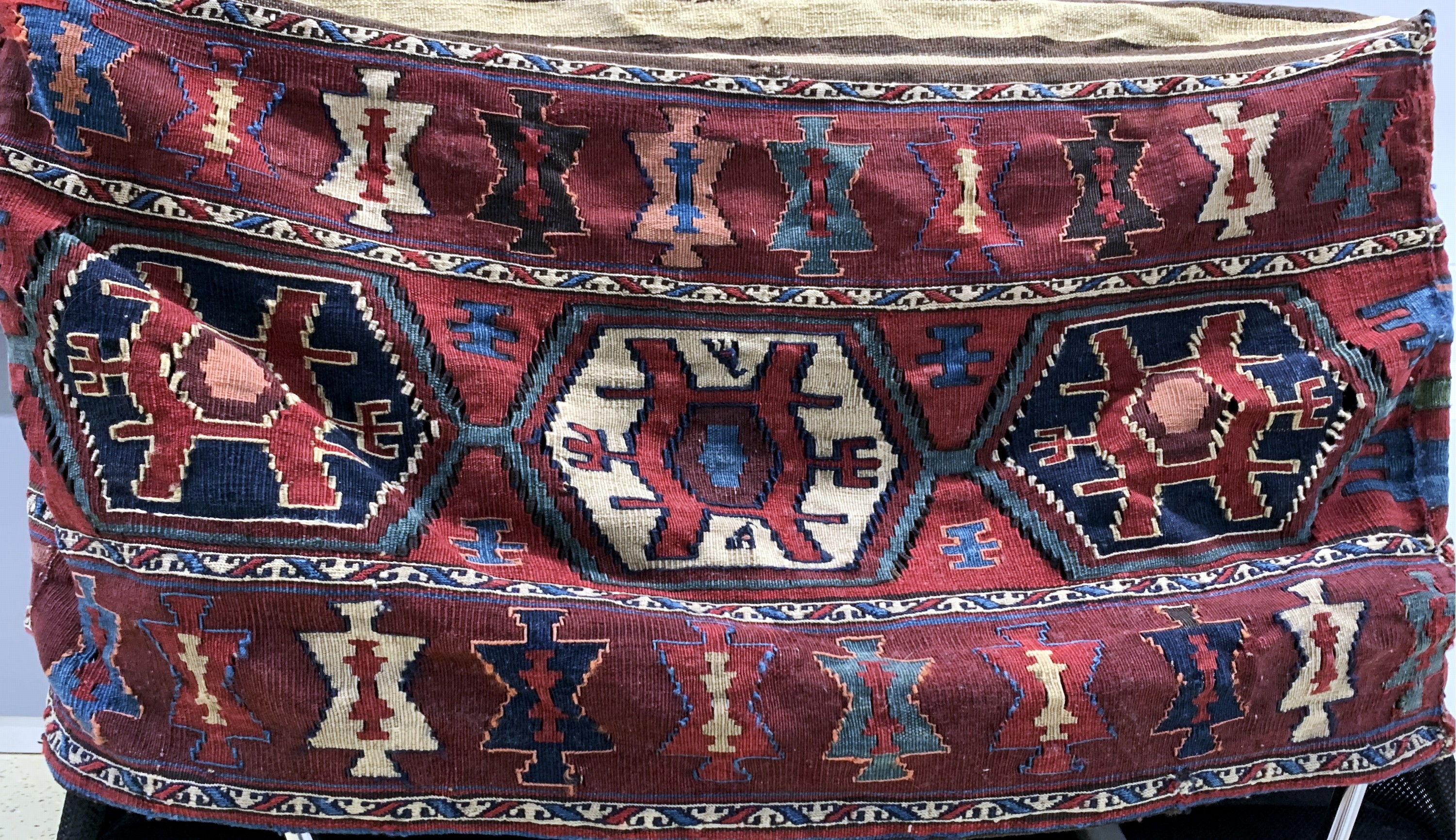 Detail a: Shahsawan Mafrasch antik, Persien, 19.Jhd, Wolle auf Wolle, ca. 100 x 55 x 50 cm, EHZ: 2