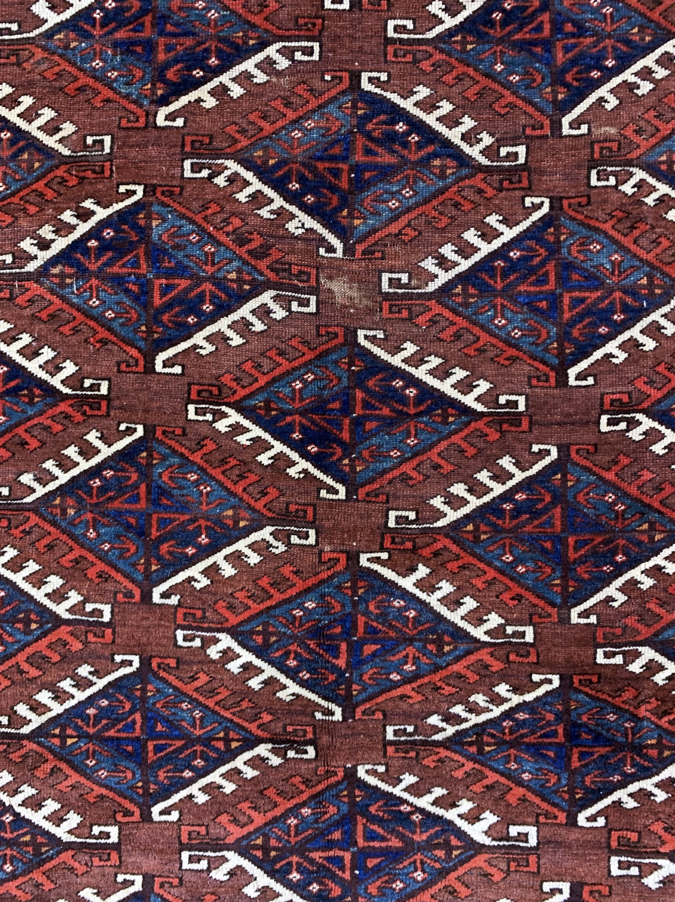 Detail d: Yomud Hauptteppich antik, Turkmenistan, 19.Jhd, Wolle auf Wolle, ca. 300 x 180 cm, EHZ: 3-4, (restauriert)