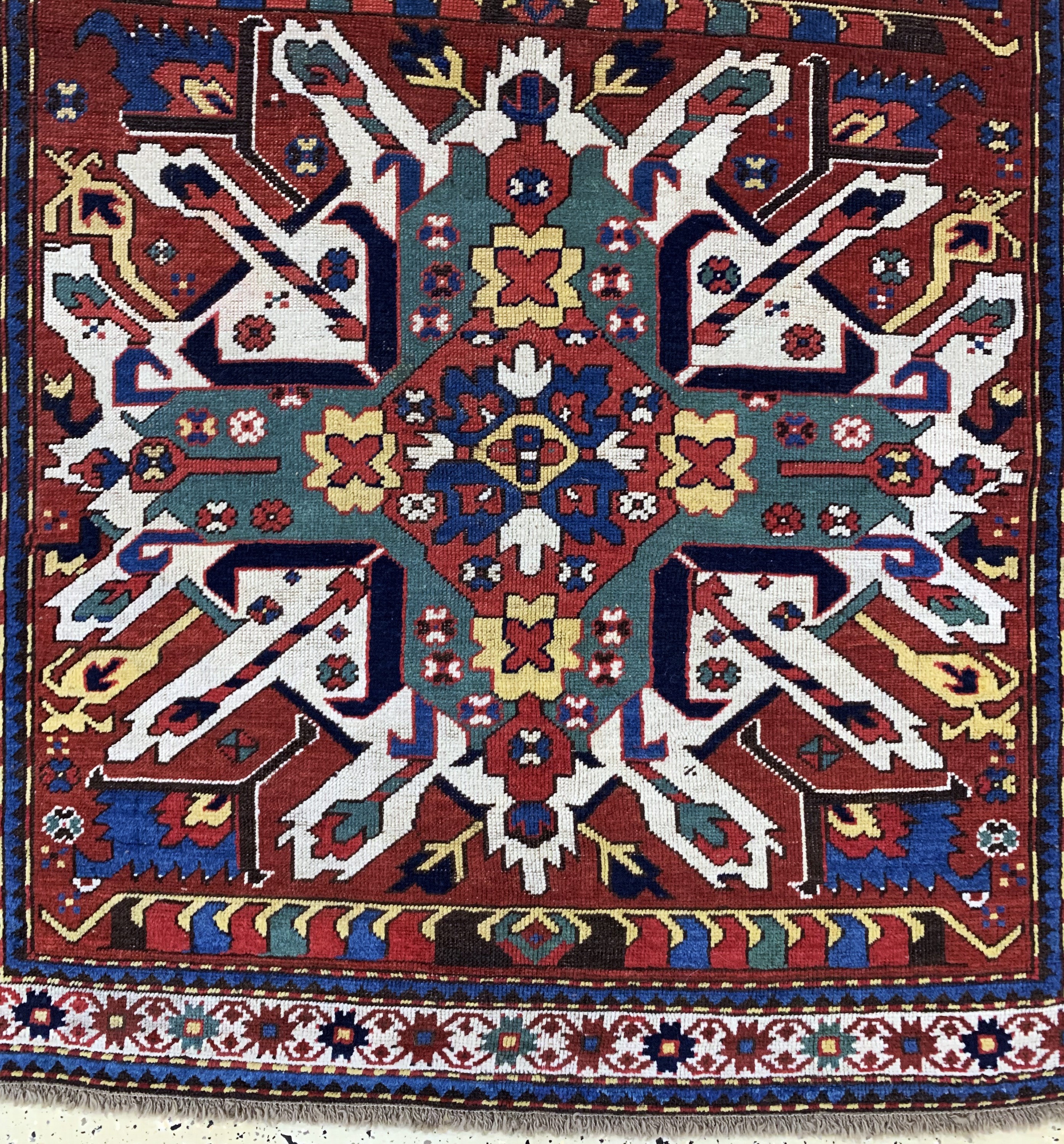 Detail d: "Adler-Kazak"Tschelaberd, antik, Kaukasus, 19.Jhd, Wolle auf Wolle, ca. 210 x 125 cm, EHZ: 2 (fachkundig restauriert)