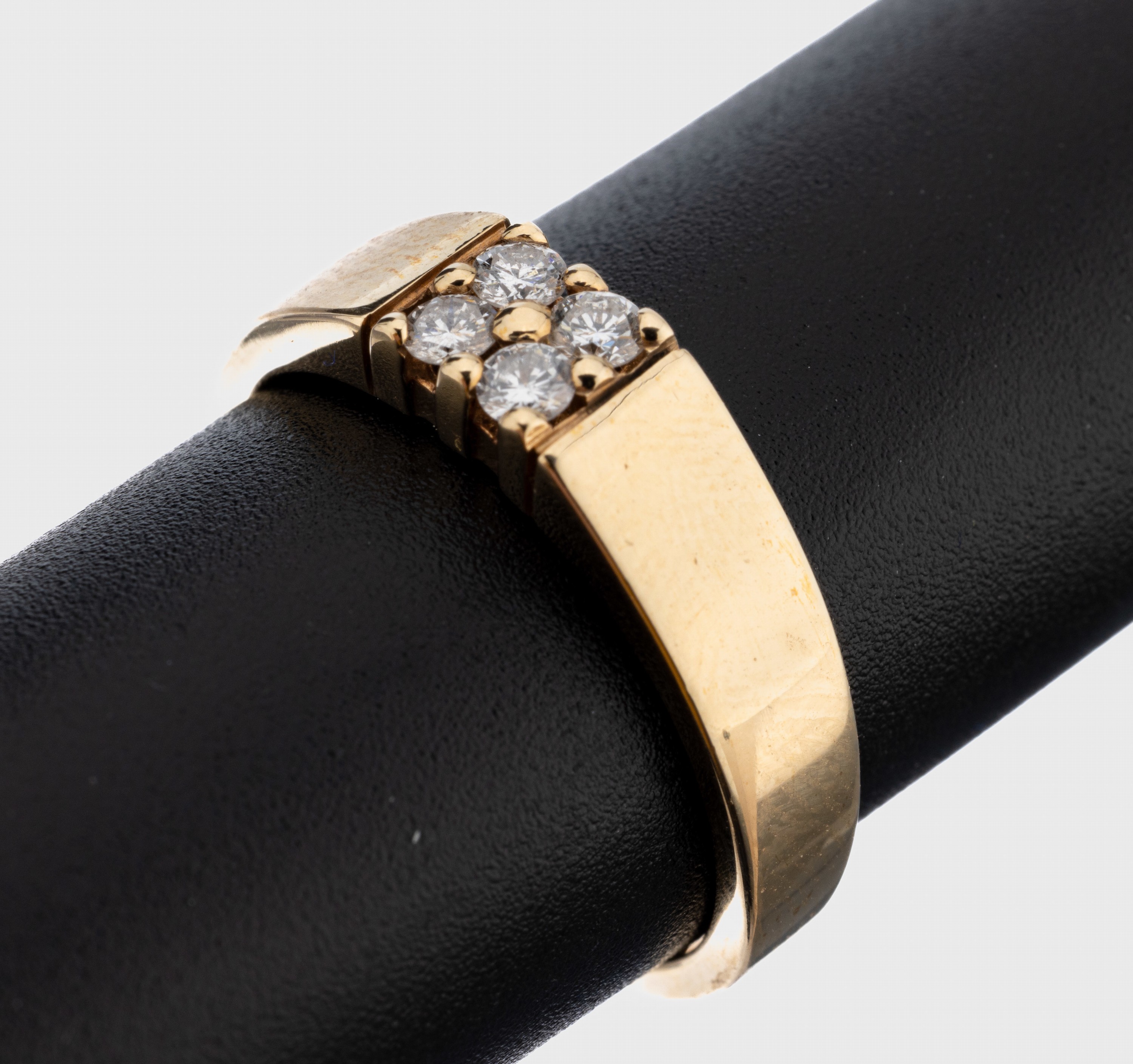 14 kt Gold Brillant-Ring, GG 585/000, 4 Brillanten zus. ca. 0.20 ct Weiß/p, ca. 5.5 g,RW 57