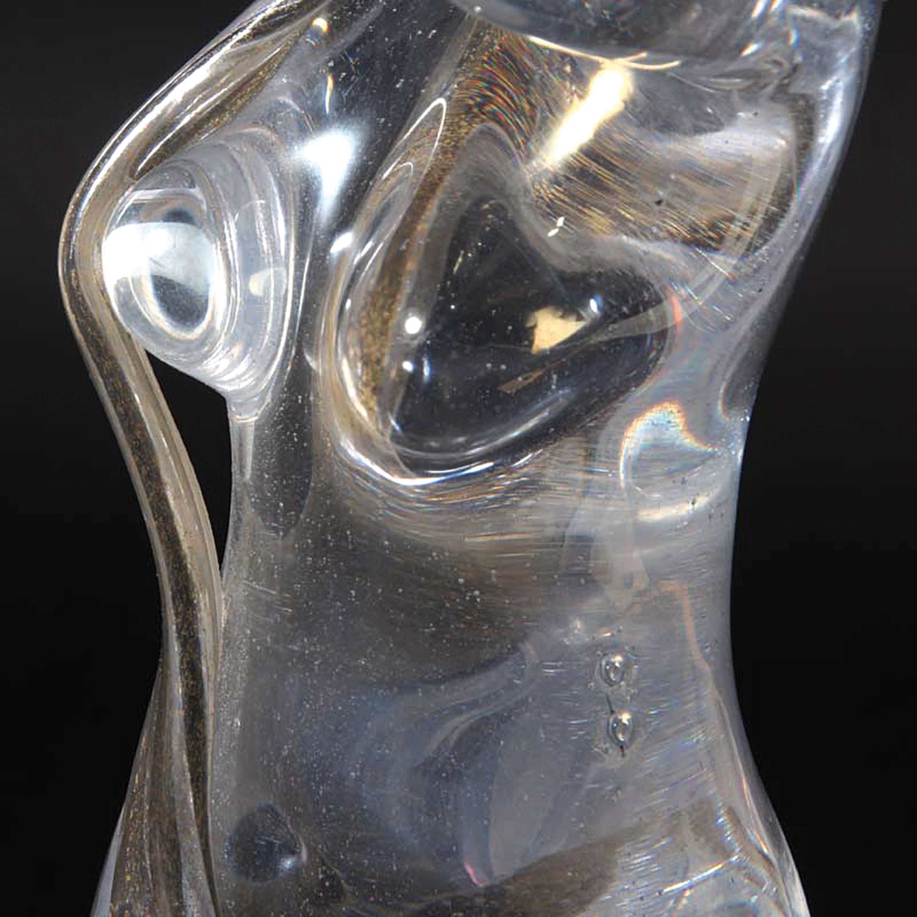 Detail c: Glasskulptur Frau mit Amphore, Alfredo Barbini, Murano, 1950/60er Jahre, farbloses Glas, lüstriert, am Boden signiert, H. ca.40cm