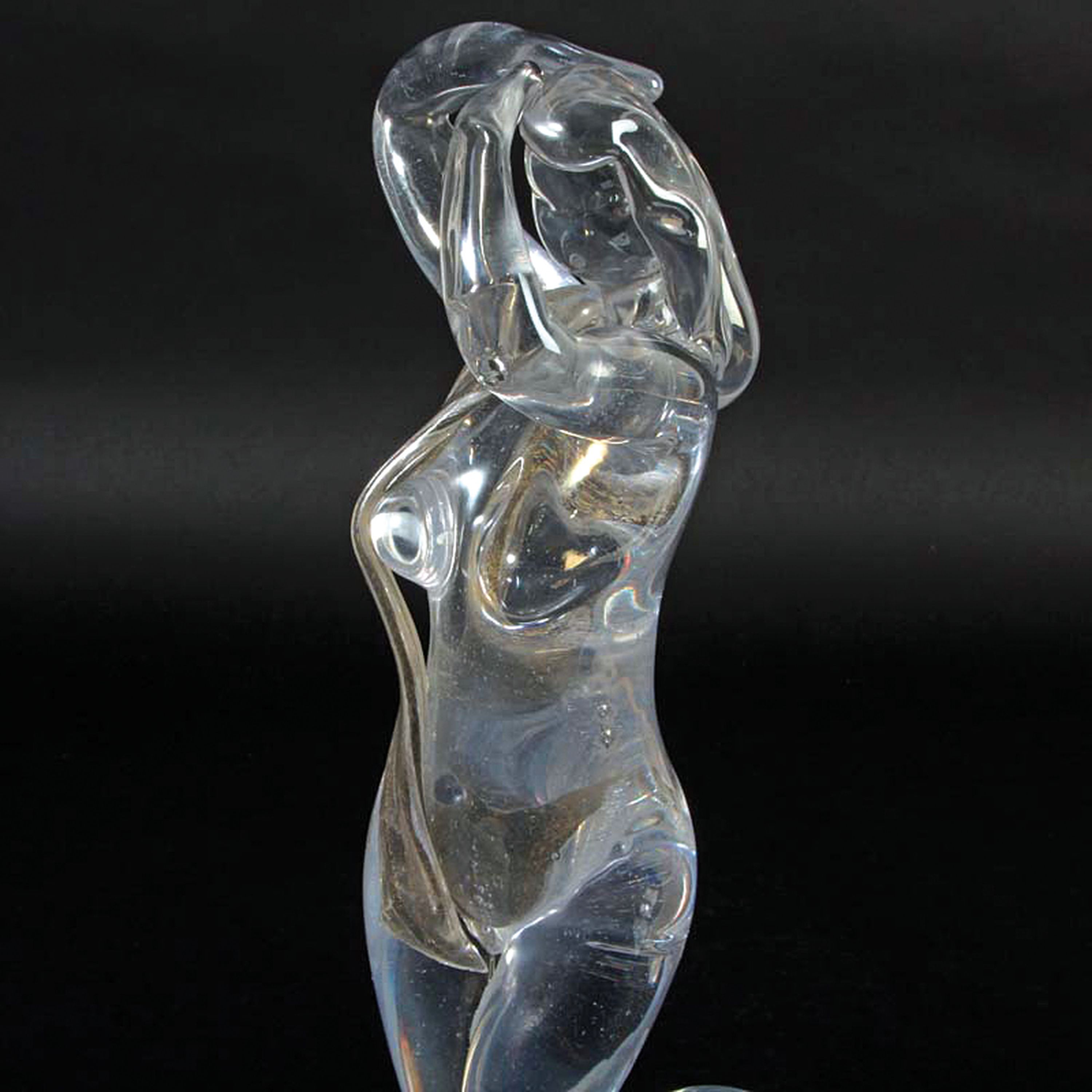 Detail e: Glasskulptur Frau mit Amphore, Alfredo Barbini, Murano, 1950/60er Jahre, farbloses Glas, lüstriert, am Boden signiert, H. ca.40cm