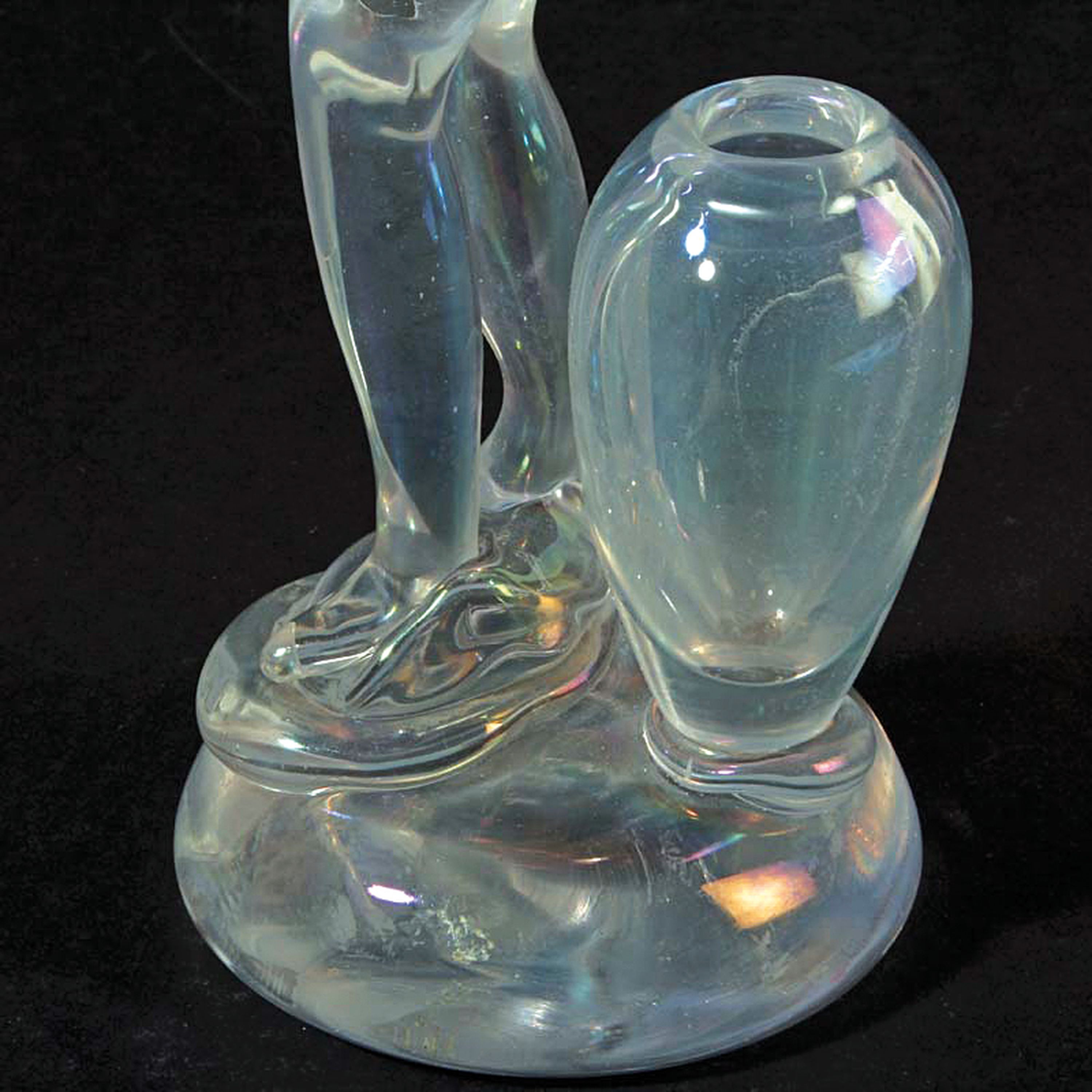 Detail g: Glasskulptur Frau mit Amphore, Alfredo Barbini, Murano, 1950/60er Jahre, farbloses Glas, lüstriert, am Boden signiert, H. ca.40cm