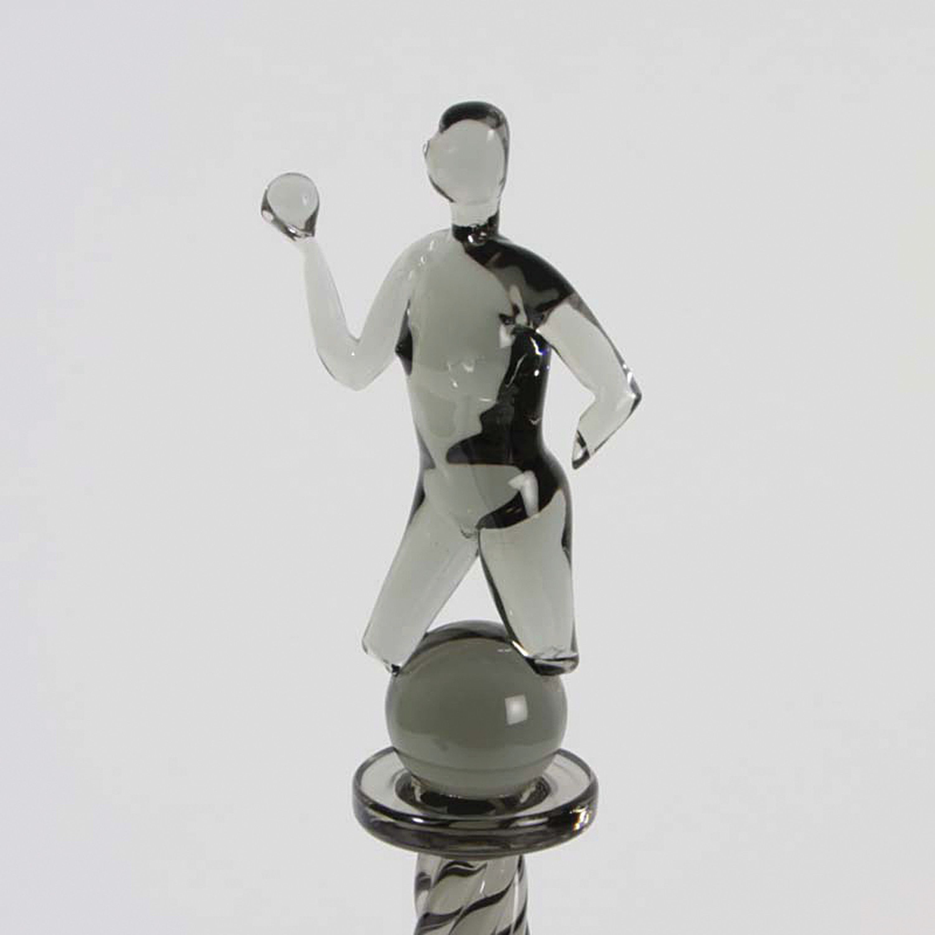Detail g: 2 große Glasskulpturen, Napoleone Martinuzzi für Alfredo Barbini, Murano, 1950er Jahre, Rauchglas und weiß-opakes Glas mit gedrehten Säulen und ...