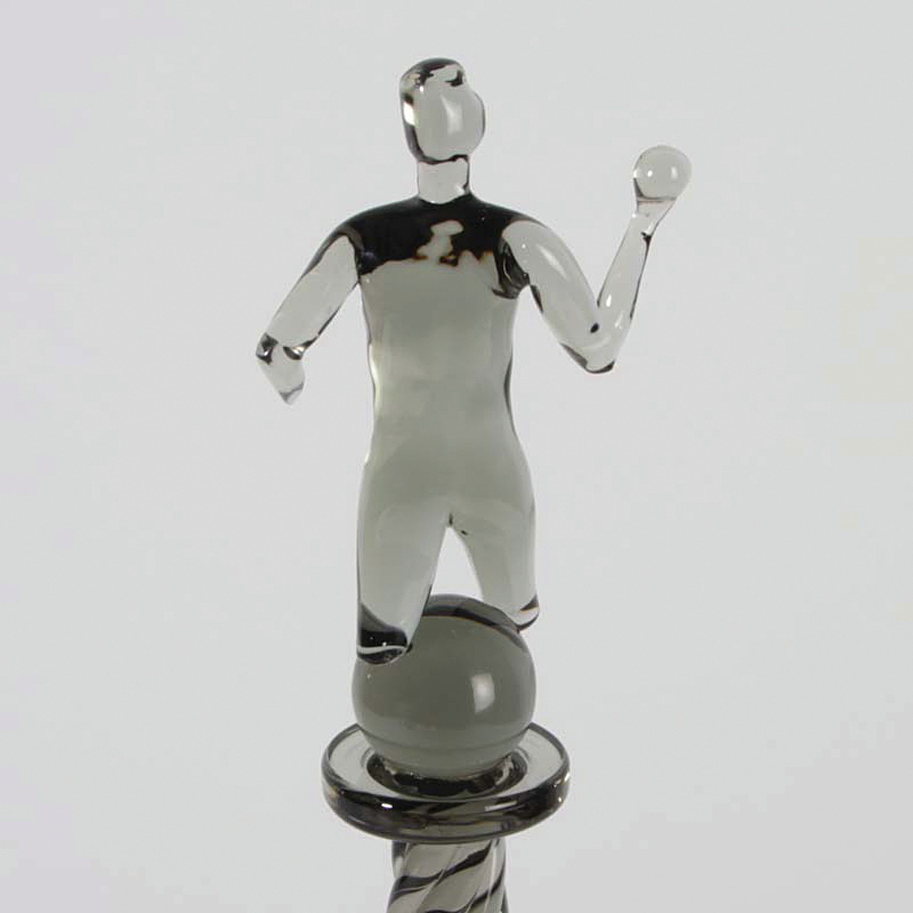 Detail i: 2 große Glasskulpturen, Napoleone Martinuzzi für Alfredo Barbini, Murano, 1950er Jahre, Rauchglas und weiß-opakes Glas mit gedrehten Säulen und ...