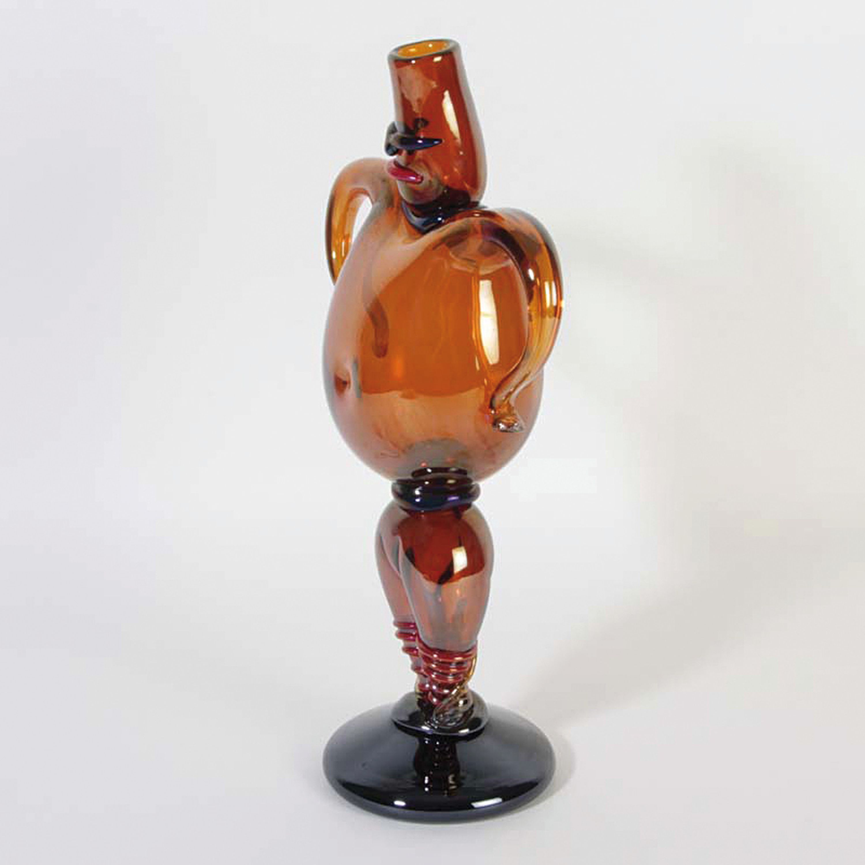 Detail c: Skurrile Glasskulptur, Murano, Italien, 1960/70er-Jahre, orangefarbenes Glas mit farbigen Aufschmelzungen, Mann mit in die Hüften gestemmten Armen, ...