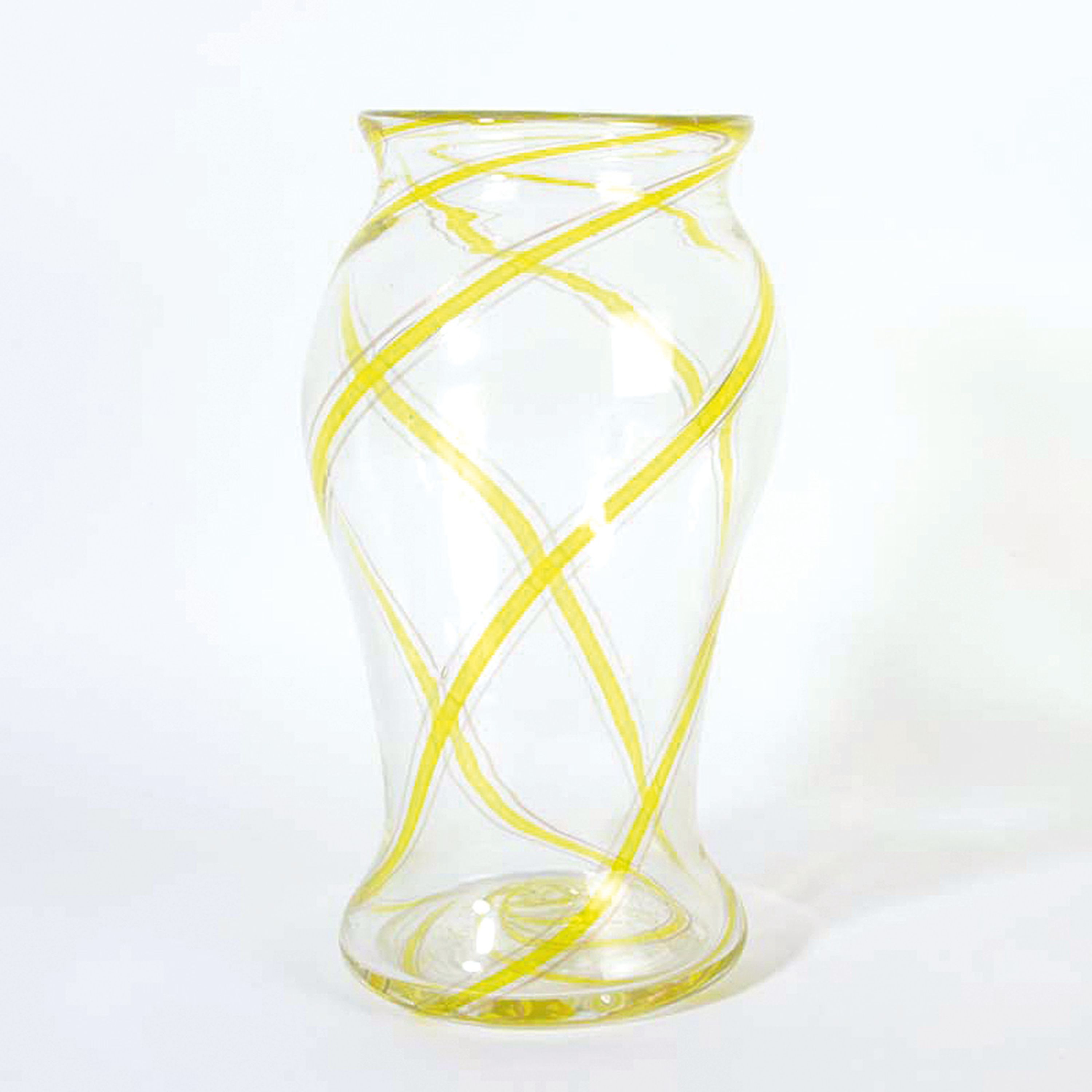 Detail a: Glasvase, Anzolo Fuga (1914-1998), Murano, farbloses Glas, spiralförmig aufsteigende gelben Bändereinschmelzungen, unsigniert, H. 30 cm