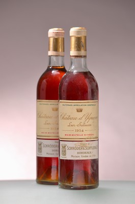 Image 2 Flaschen 1954 Chateau d'Yquem, Lur-Saluces , Sauternes, ca. 750ml, Top Shoulder ...