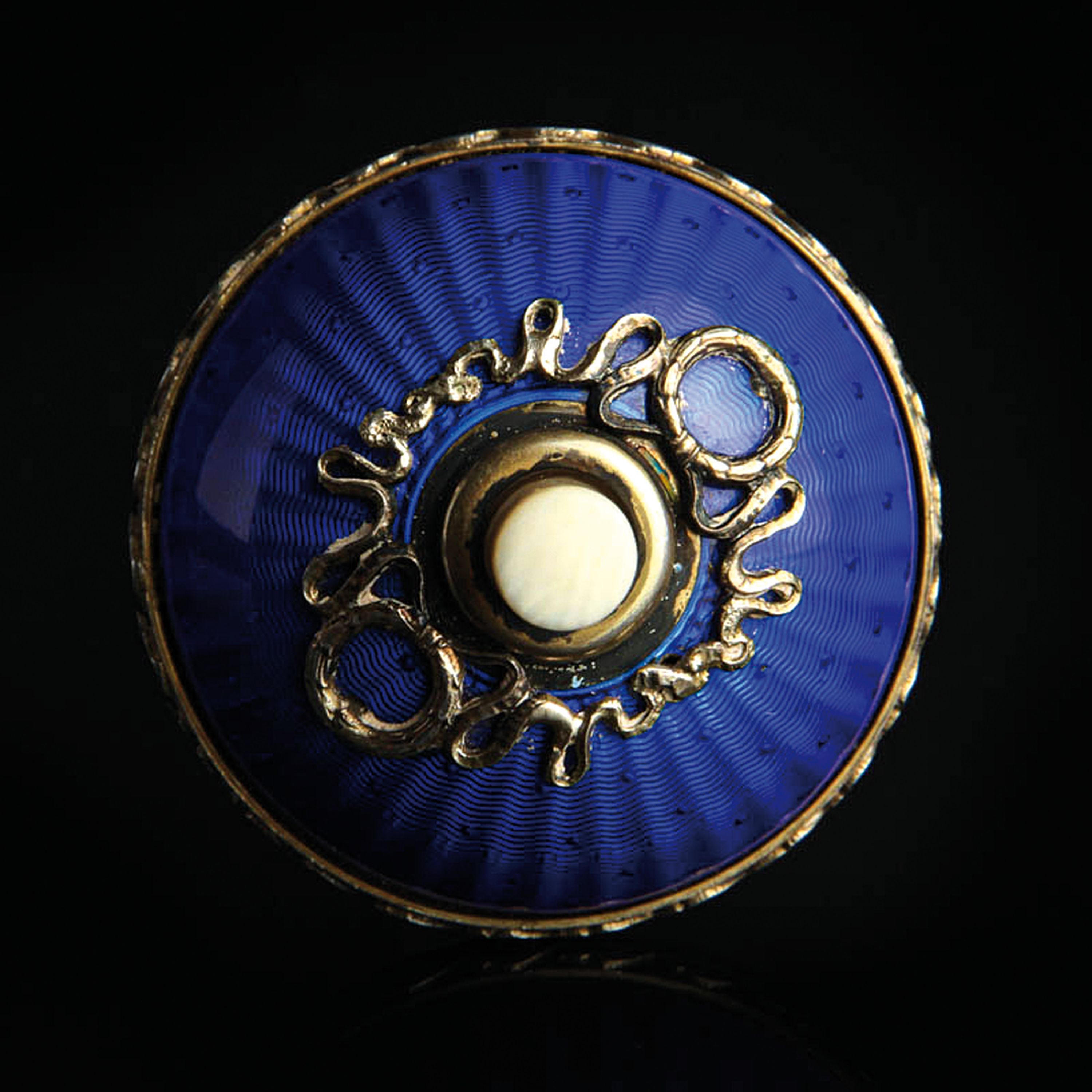 Detail c: Jugendstil-Tischklingel, Gustav Adam Scheid (1838-1921), Wien, Silbermontur gemarkt GAS,blau u. weiss emailliert guillochiert, L.ca. 10 cm