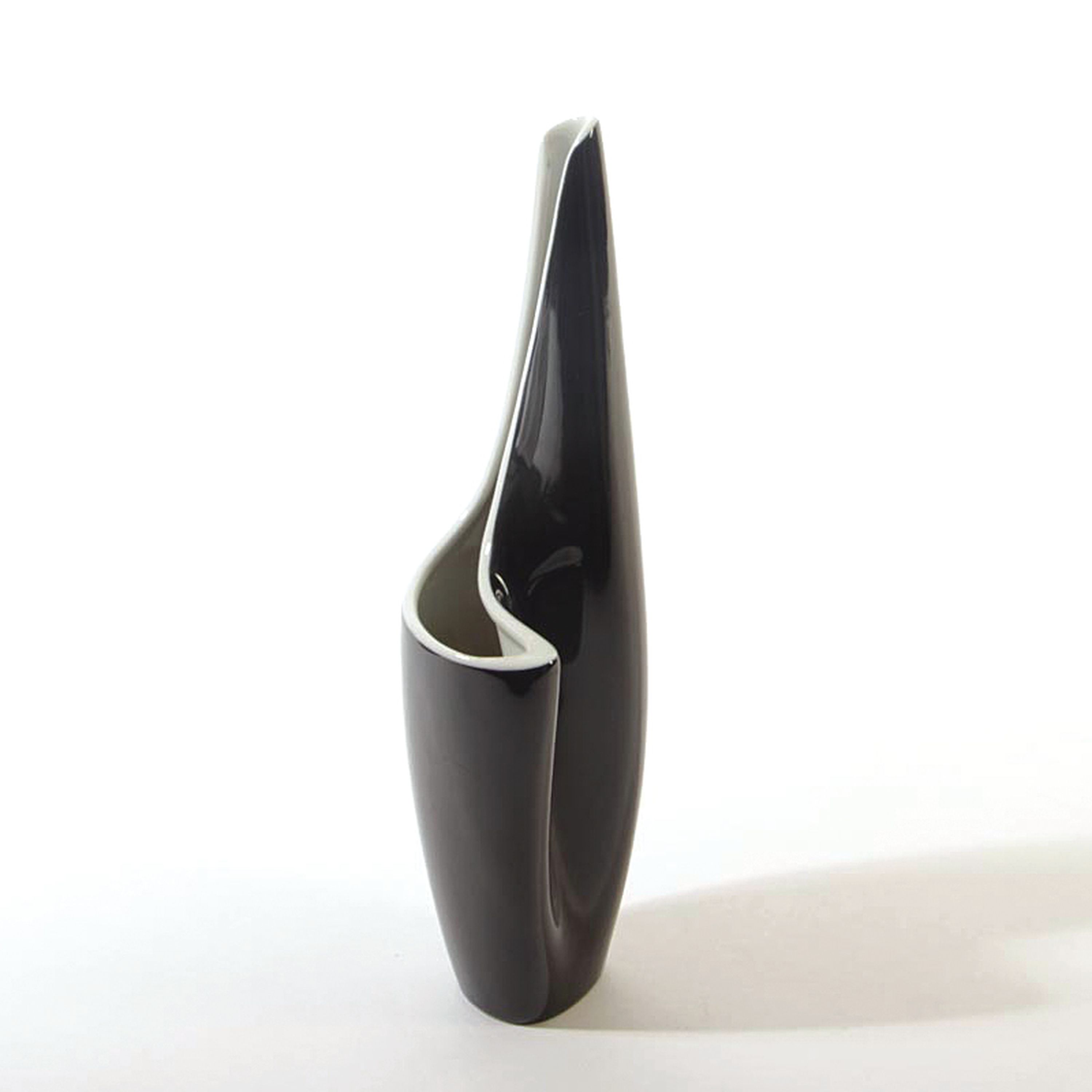 Detail b: 3 Porzellanvasen, Rosenthal, Kunstabteilung Selb, Entw. Beate Kuhn & Hans Stangl, 1950er -Jahre, Porzellan, Beate Kuhn: Vase "Kummet" H. ...