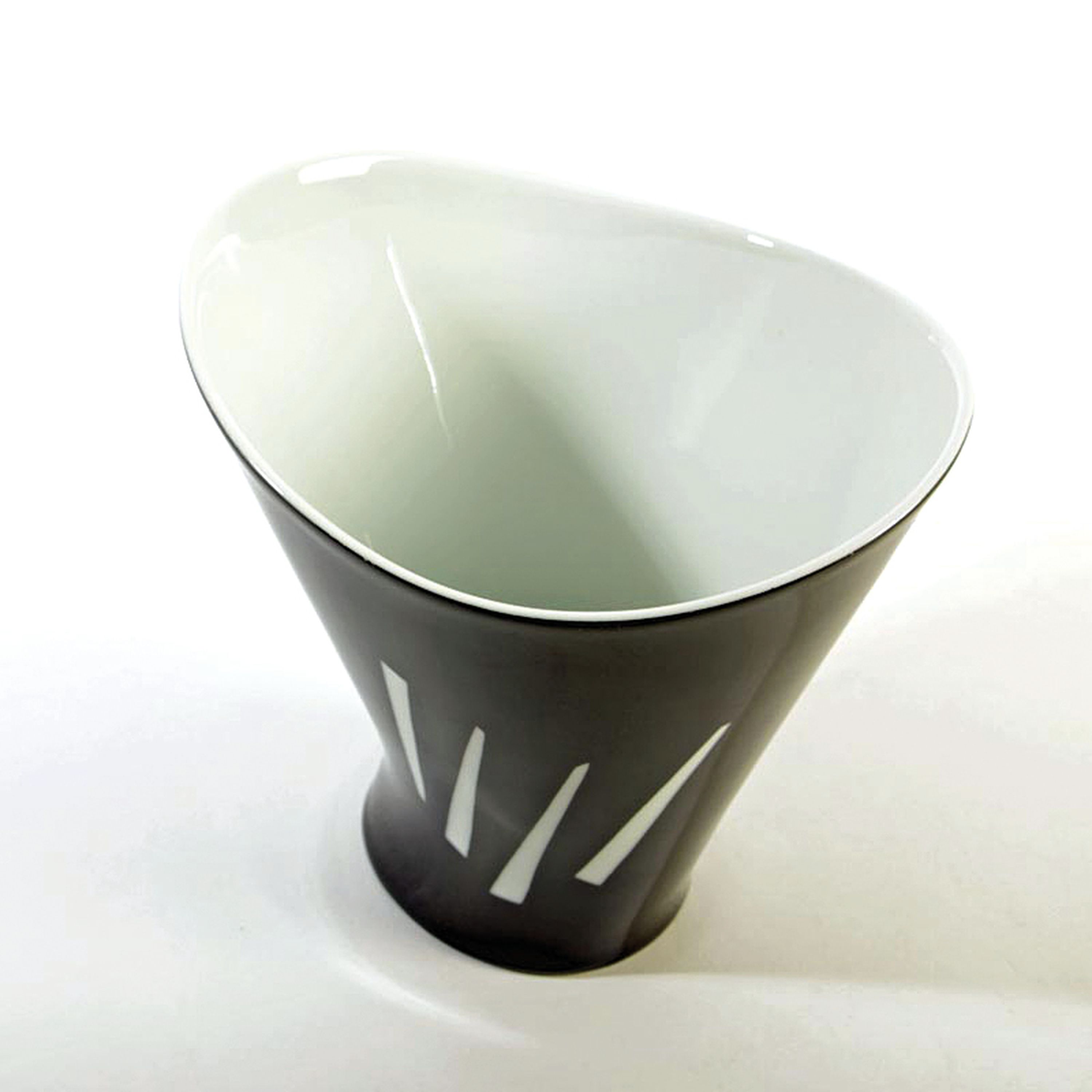 Detail c: 3 Porzellanvasen, Rosenthal, Kunstabteilung Selb, Entw. Beate Kuhn & Hans Stangl, 1950er -Jahre, Porzellan, Beate Kuhn: Vase "Kummet" H. ...
