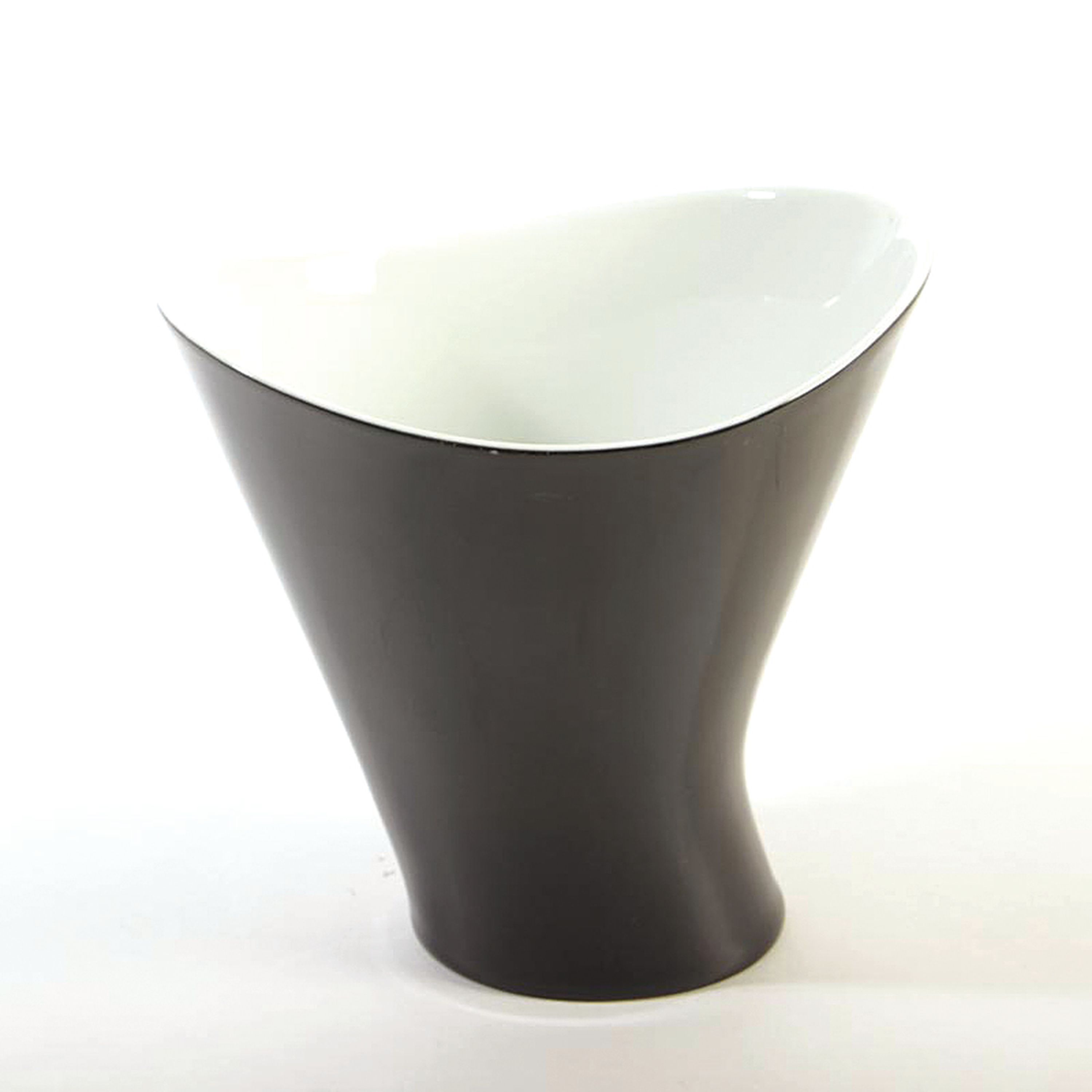 Detail d: 3 Porzellanvasen, Rosenthal, Kunstabteilung Selb, Entw. Beate Kuhn & Hans Stangl, 1950er -Jahre, Porzellan, Beate Kuhn: Vase "Kummet" H. ...