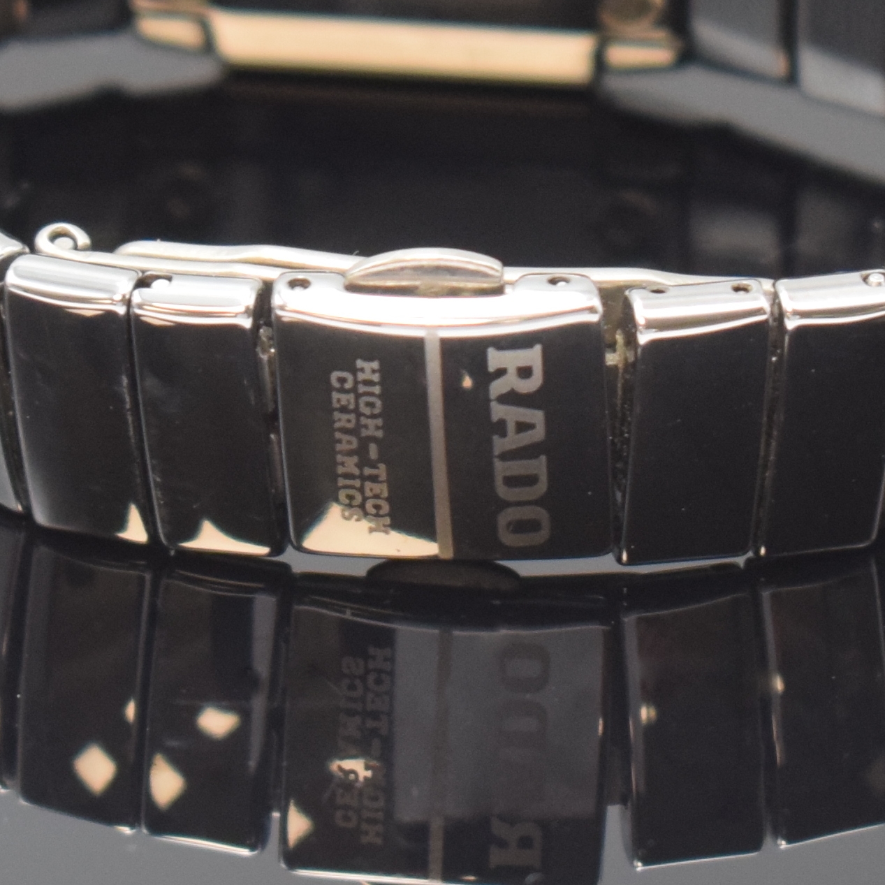 Detail b: RADO Diastar Damenarmbanduhr Referenz 153.0334.3, Schweiz um 2005, quarz, Boden 4 -fach verschr., orig. Keramikband m. dopp. Faltschl., schwarzes ...