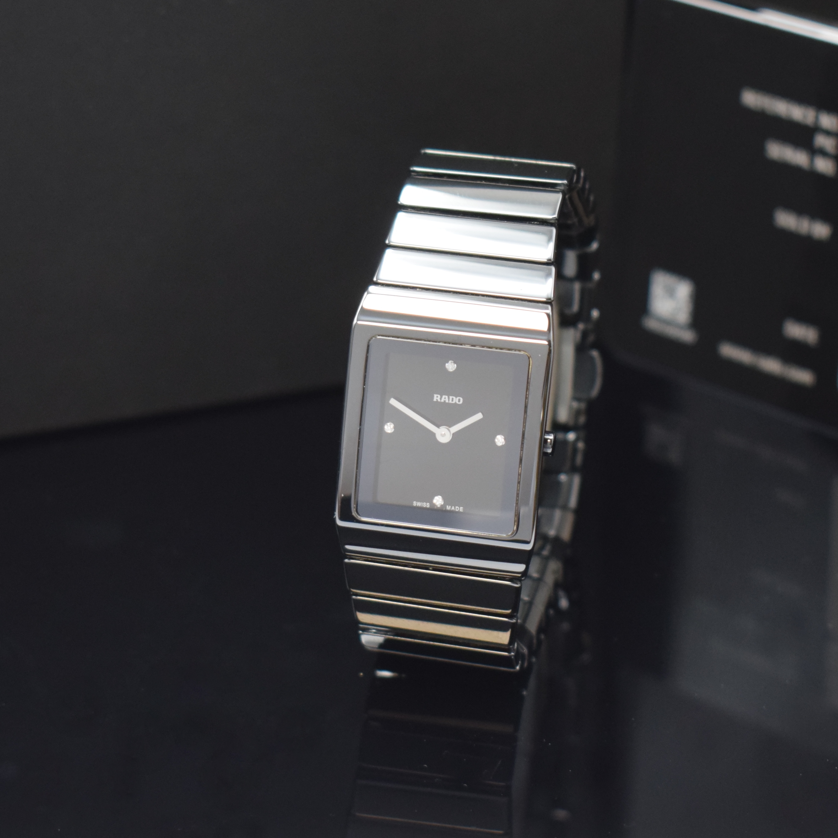 RADO Damenarmbanduhr Referenz 420.0702.3, Schweiz verk. lt. Pap. 10/2017, quarz, Boden aufgedr., orig. Keramikband m. dopp. Faltschl., Saphirgl., ...