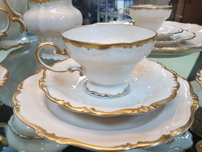 26894744c - Kaffee- und Speiseservice für 12 Personen, Rosenthal, Modell Pompadour, Porzellan, ...