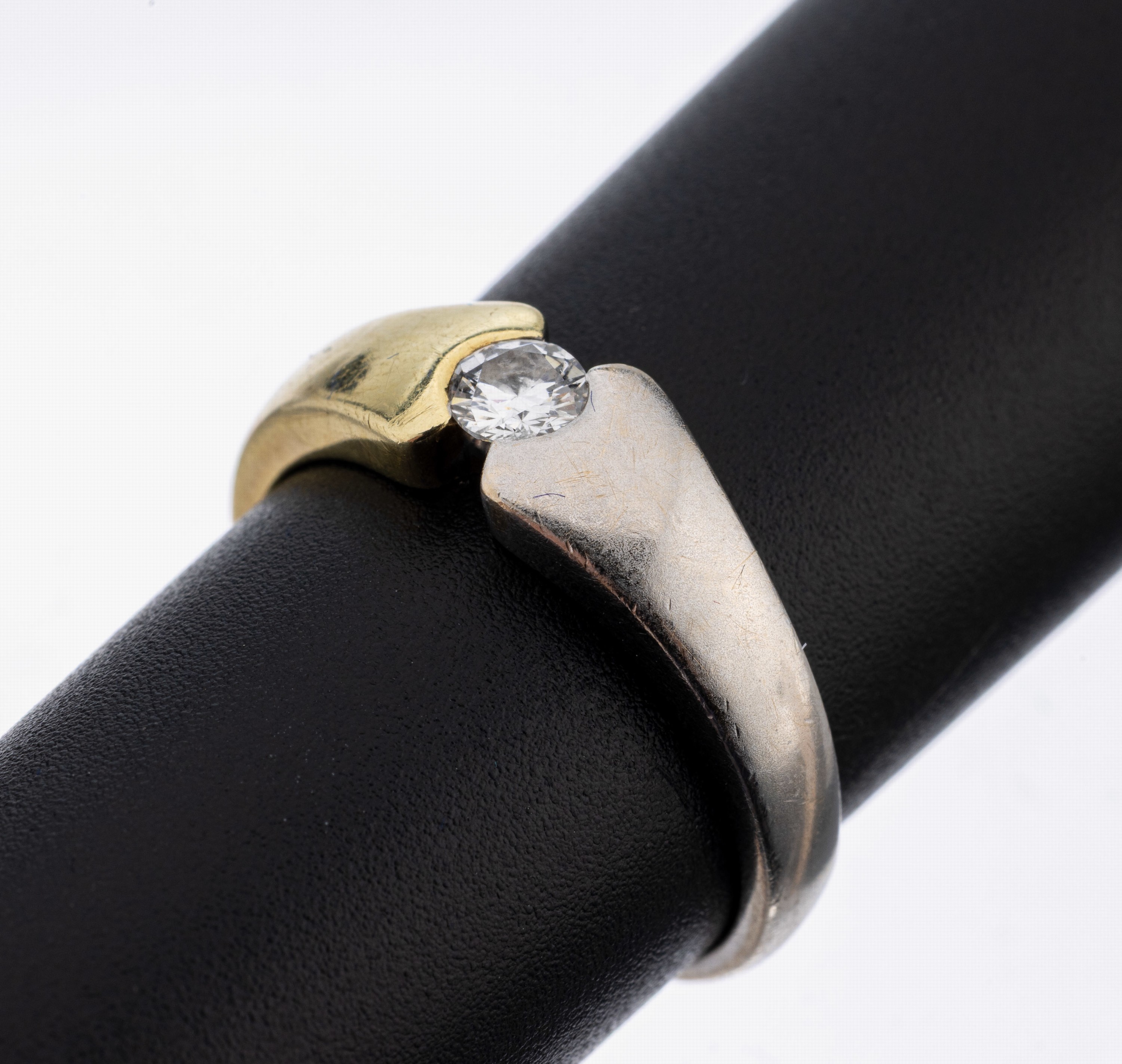 14 kt Gold Diamant-Ring, GG/WG 585/000, Diamant ca. 0.20 ct Weiß/si, RW 55, ca. 3.7 g