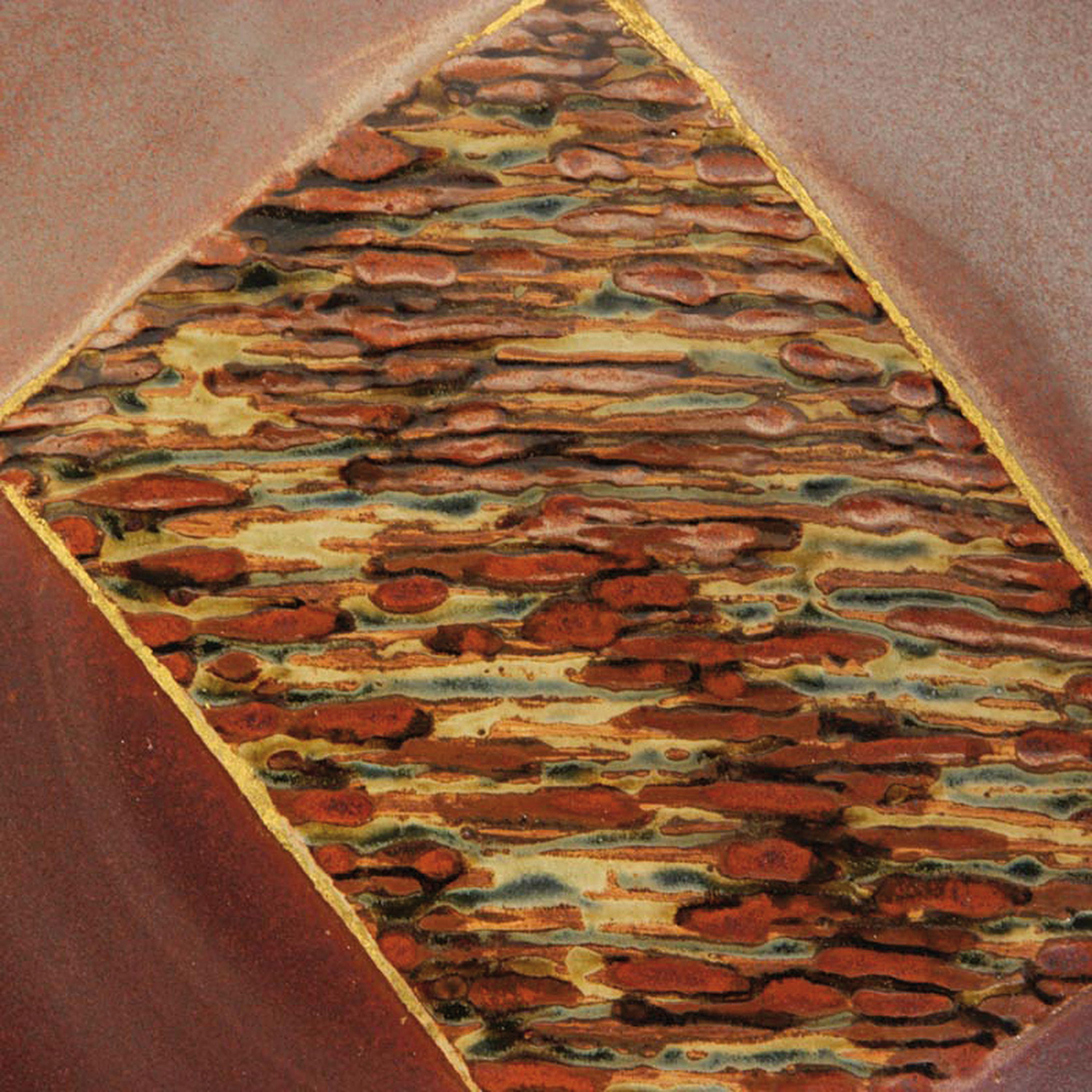 Detail b: Großer Studiokeramik-Teller, Karin & Walter Zander (1938-2007 / 1941-2008), Keramik, braun glasiert, am Boden signiert, D. 43cm