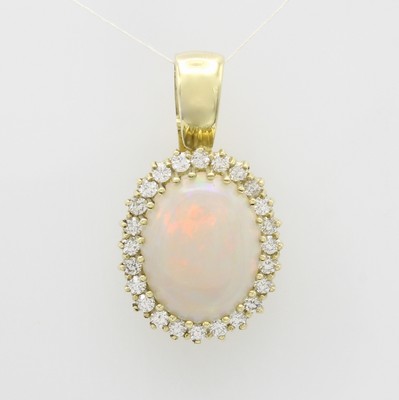 Image Clipanhänger mit Opal und Brillanten, GG 585/000, ovaler Opal ca. 5.1 ct umfasst v. ...